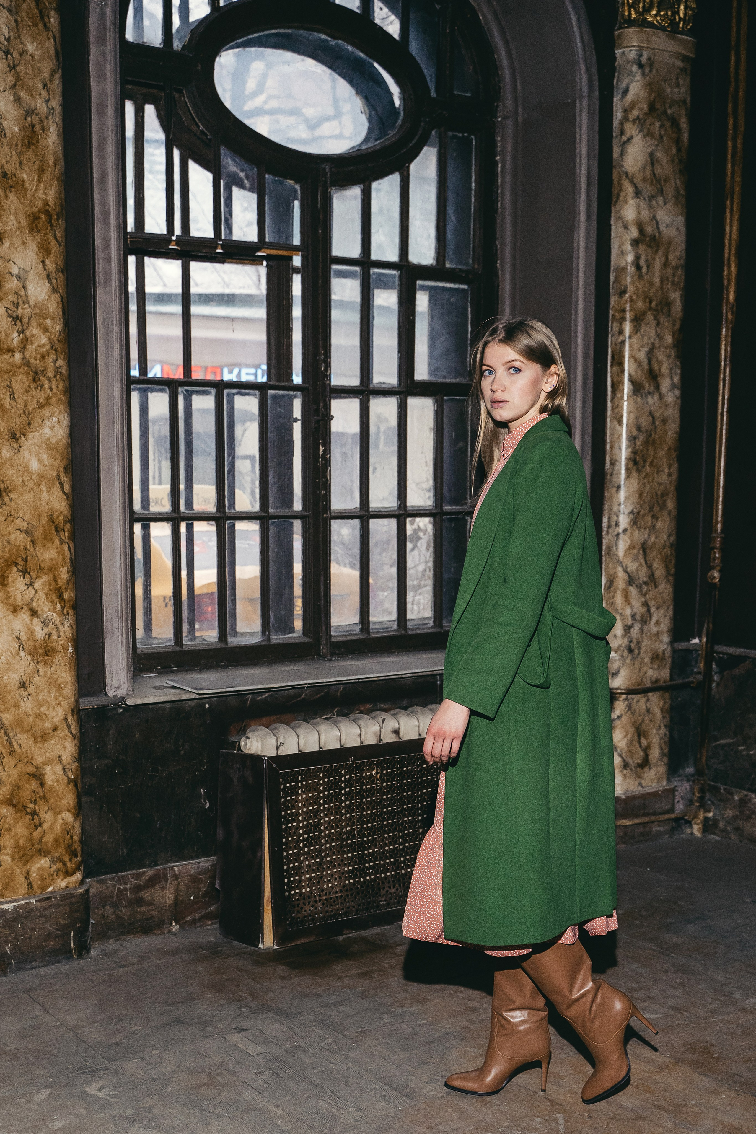 Женский фотограф в Москве и Московской области. Женская фотосессия. Женственные фотографии. Фотографии красивых женщин. Красивая стильная женская фотосессия. Контент-фотосессия. Визуал для блога.