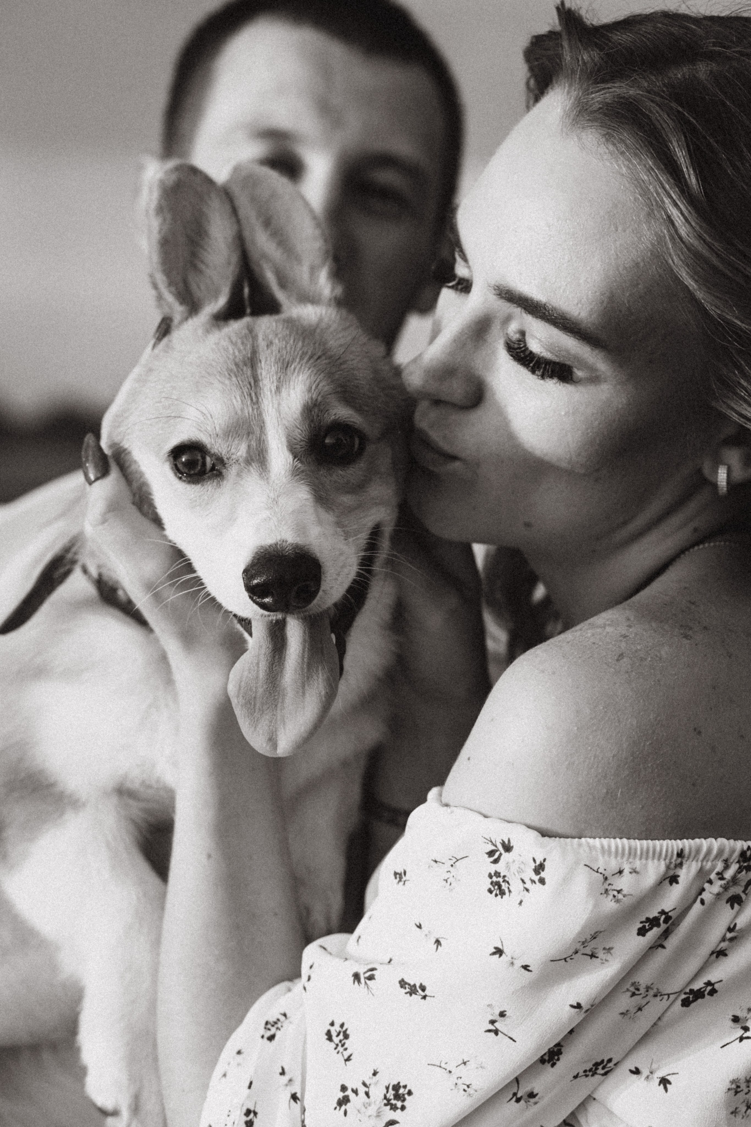 4 лапы, 2 пары ног и одно сердечко на троих ❤. Фотограф Анастасия Романова Рязань