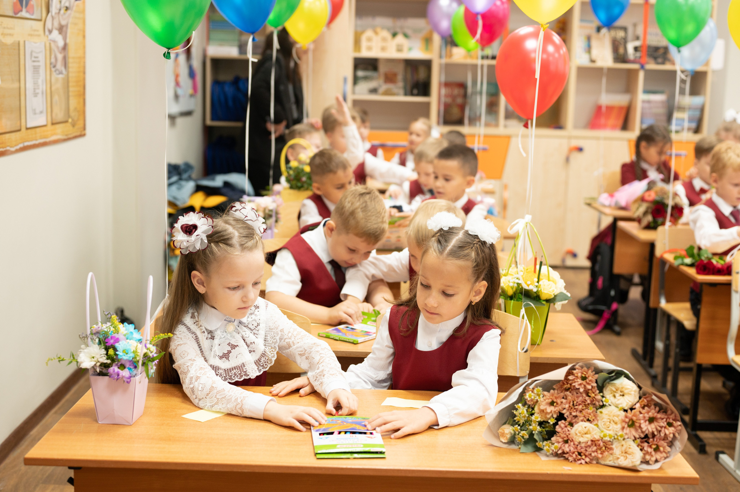 1 сентября 1 К 16 гимназия репортаж, линейка +в классе. Фотограф новорожденных, семейный детский в Тюмени Татьяна Морозова