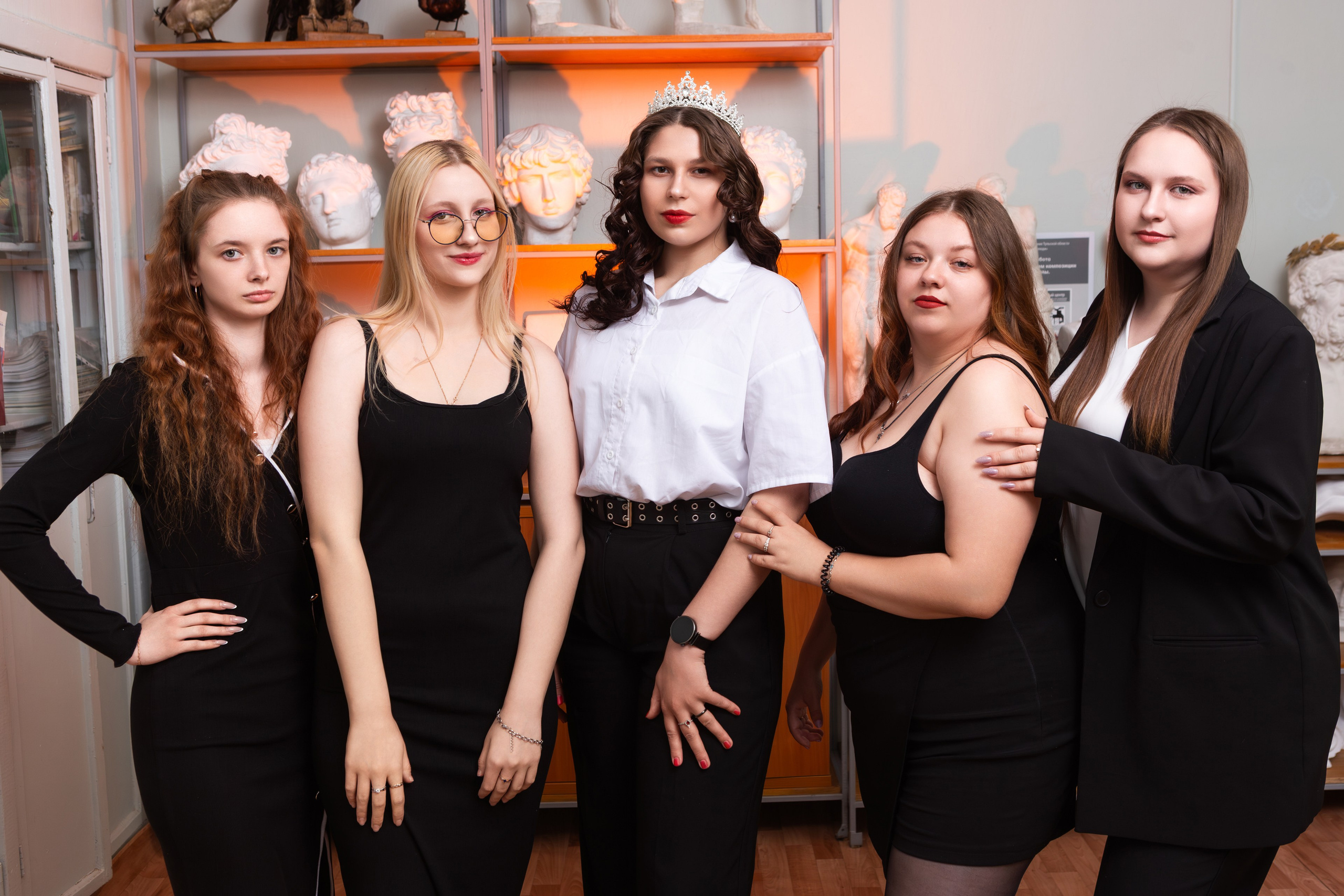 ФОТОСЕССИЯ В АУДИТОРИИ ДЛЯ БУДУЩИХ УЧИТЕЛЕЙ — выпускников Чернского профессионально-педагогического колледжа. ТВОЙ АЛЬБОМ / ТВОИ ПРАВИЛА