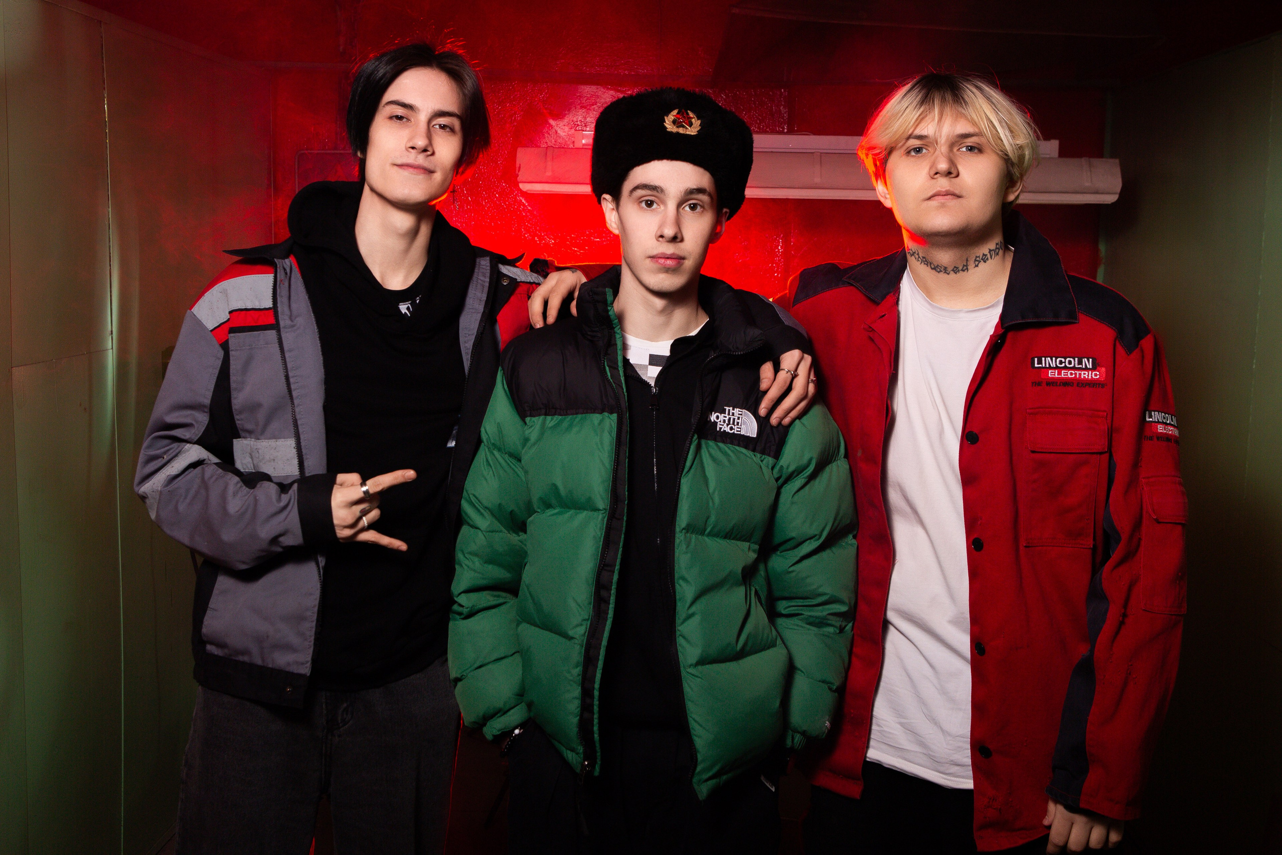 Фотосессия в Цеху для Выпускников Сварочного Производства | Твой Альбом Мценск. ТВОЙ АЛЬБОМ / ТВОИ ПРАВИЛА