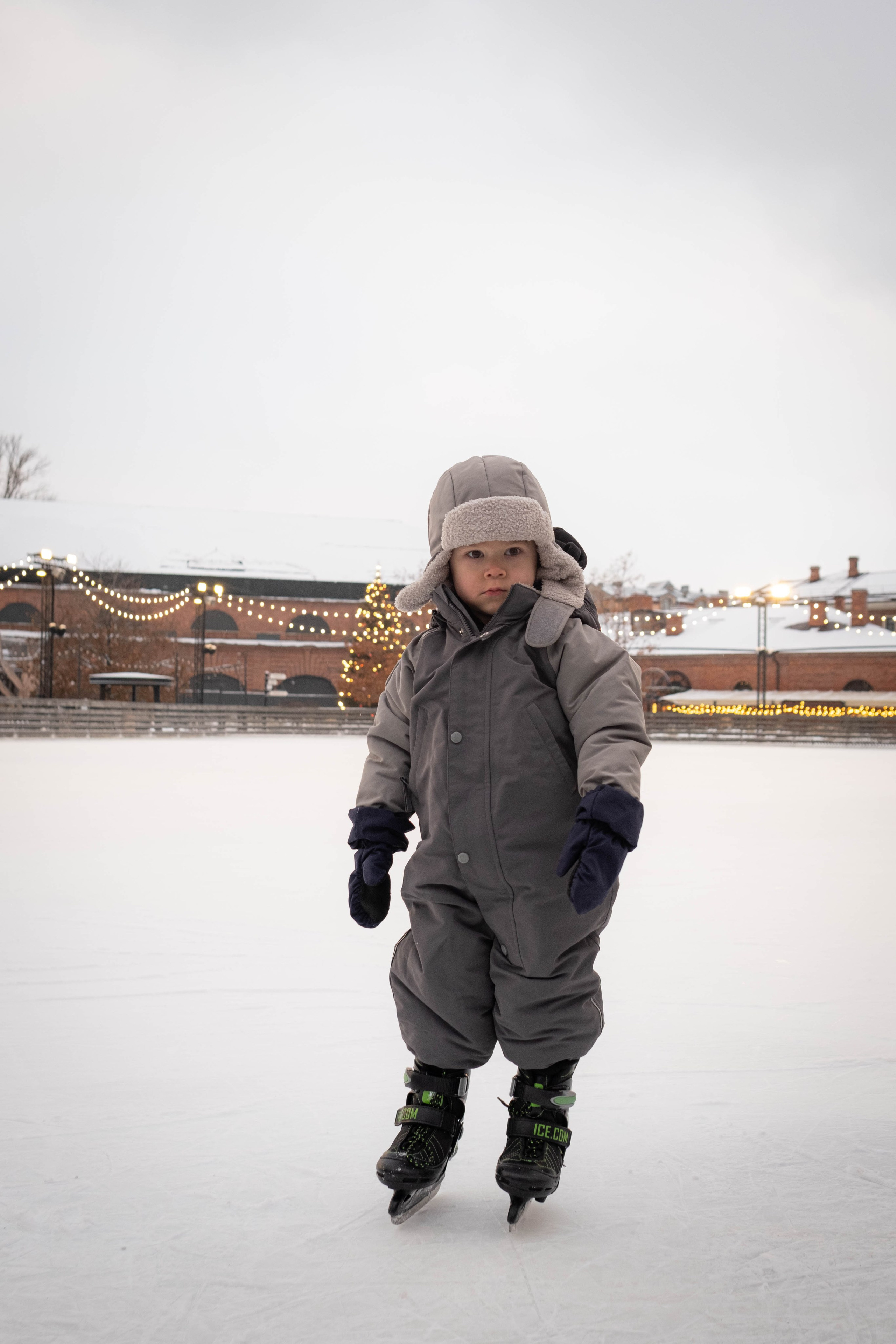 Алекс первый раз на катке. Семейный фотограф в Санкт-Петербурге Дарья Косянчук