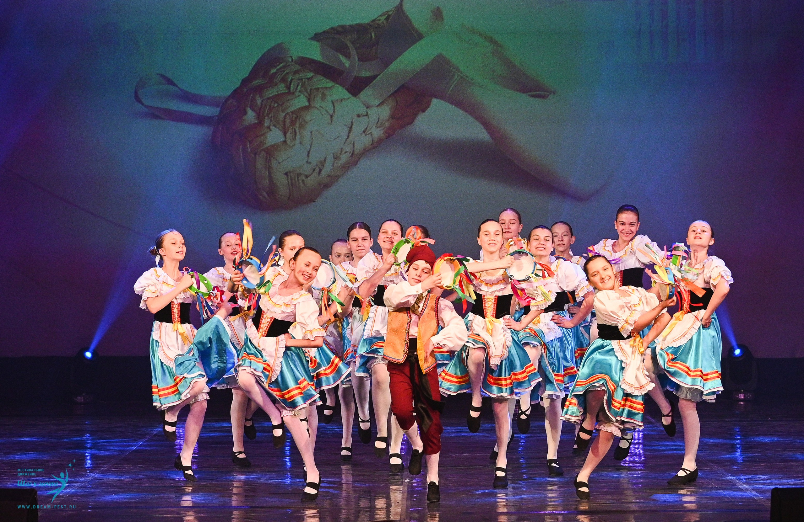 24.05.2025 «Мир под названием — Искусство танца» Фестивальное движение «Шаг к мечте» г. Кострома. Медиастудия Фото Концепт