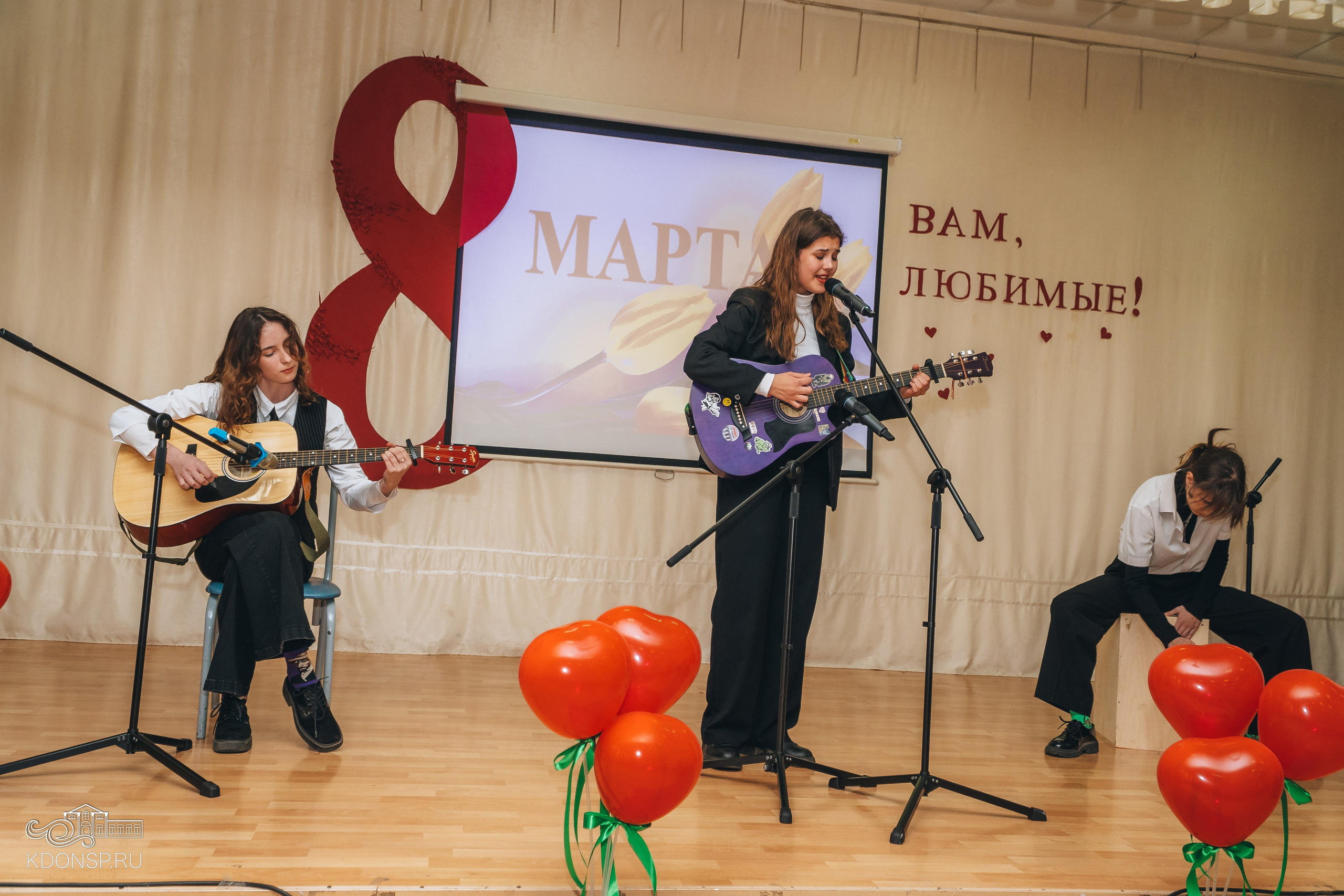 В преддверии праздника весны. Новотитаровский Дом культуры