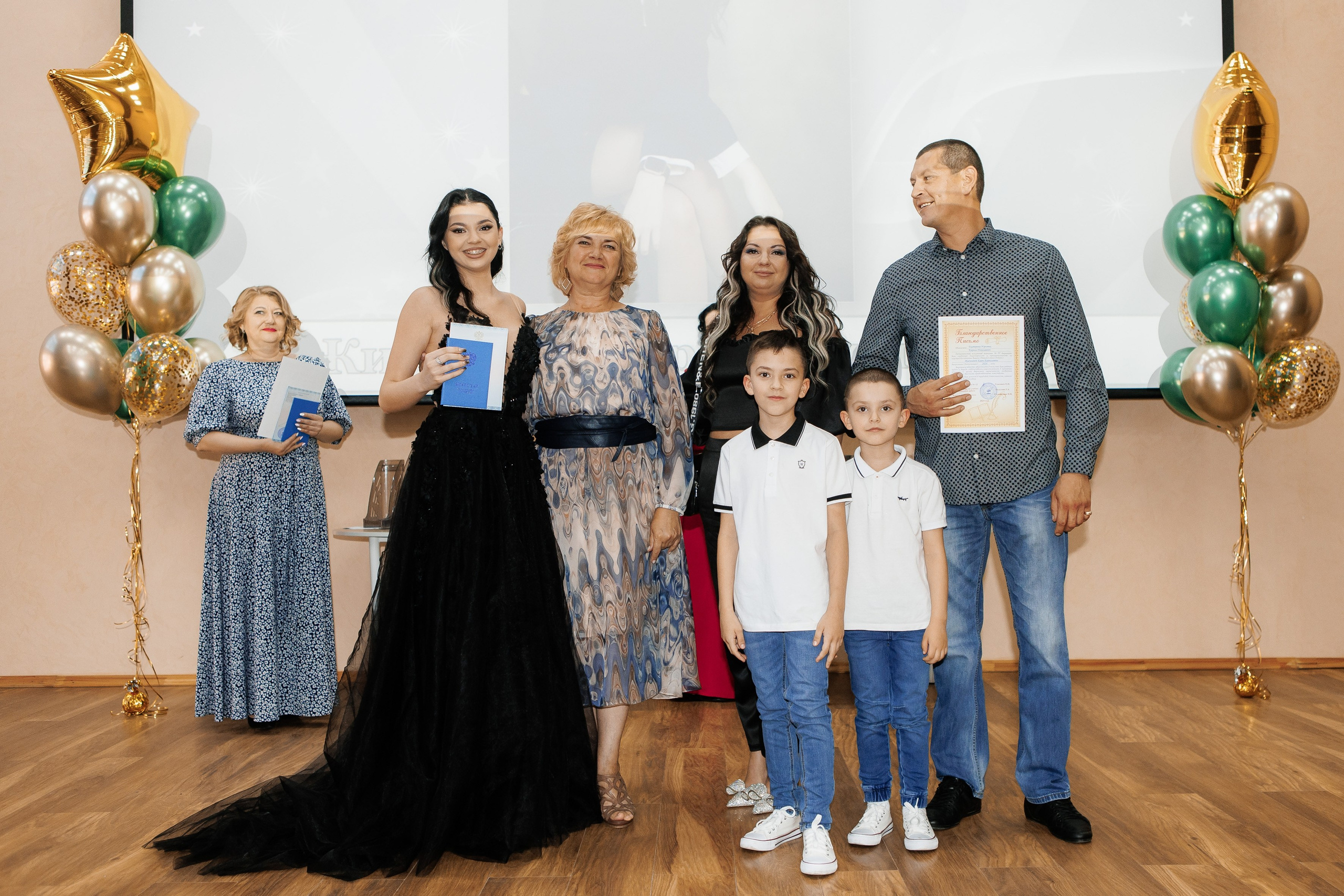 Выпускной Гимназия 12 2024 г. Свадебный и портретный Фотограф в Липецке Дмитрий Котюков