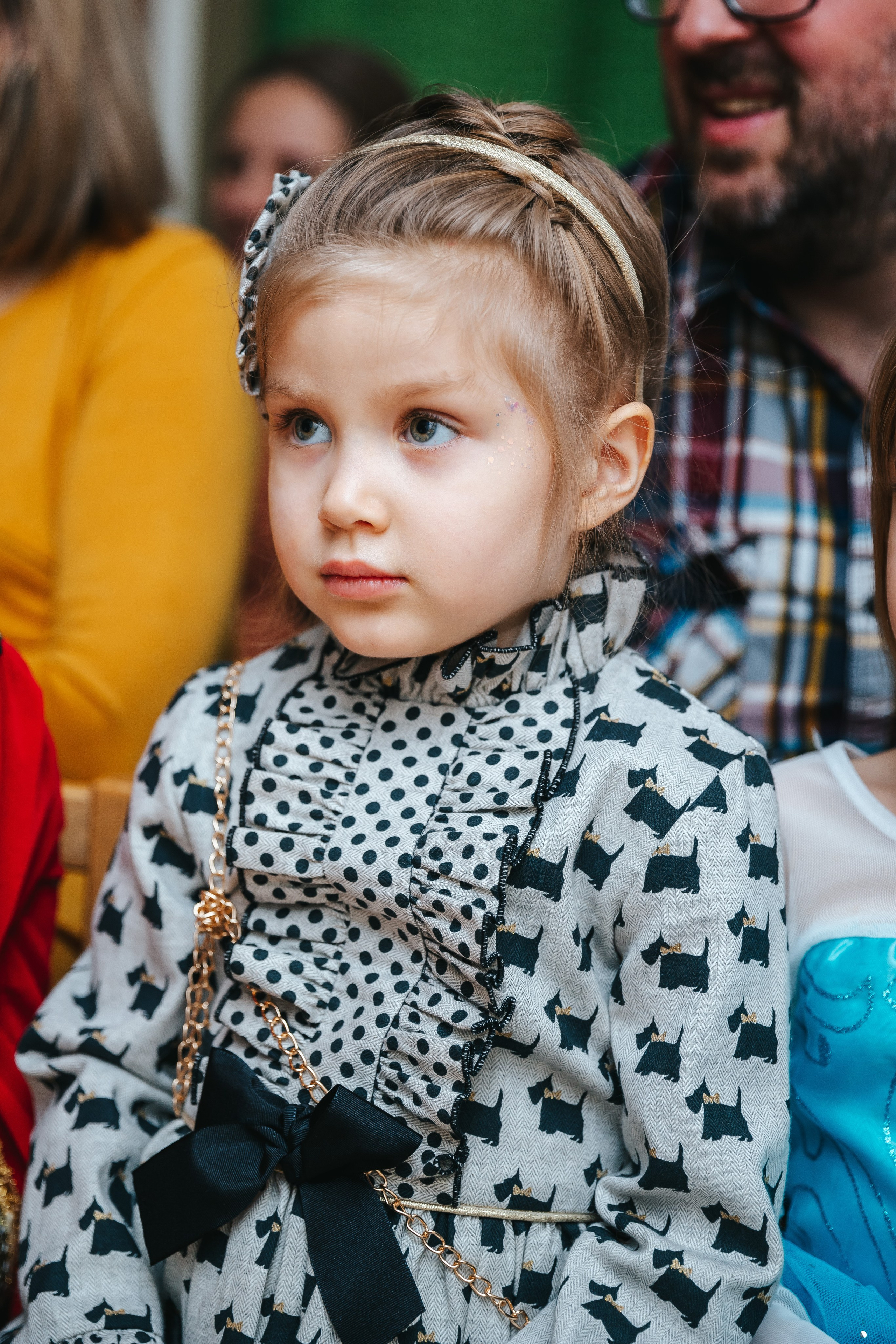 Новогодний утренник в Монтессори-садике. Семейный lifestyle фотограф в Санкт-Петербурге Людмила Пахомова