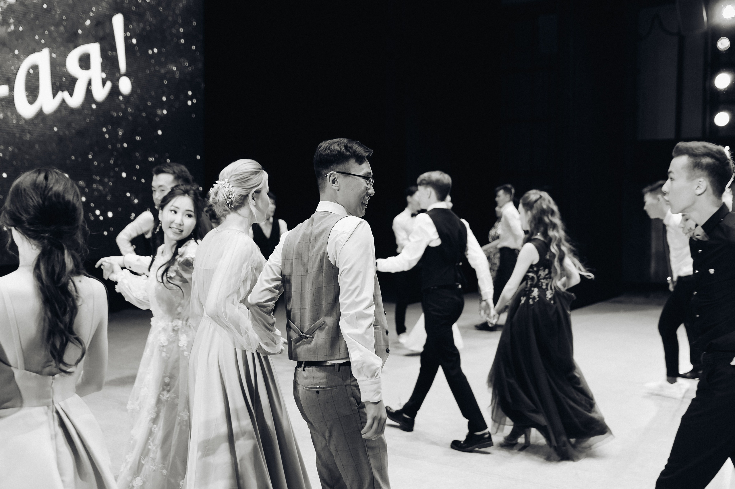 Вручение аттестатов 14 Гимназия. Свадебный и семейный фотограф в Улан-Удэ