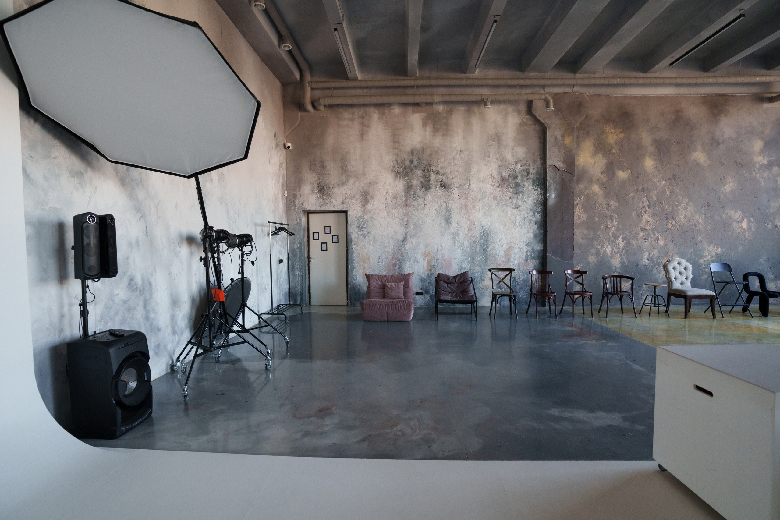 Студия Мун зал Лофт, 1800 руб. в час. Классный фотограф Красноярска Васильева Ирина