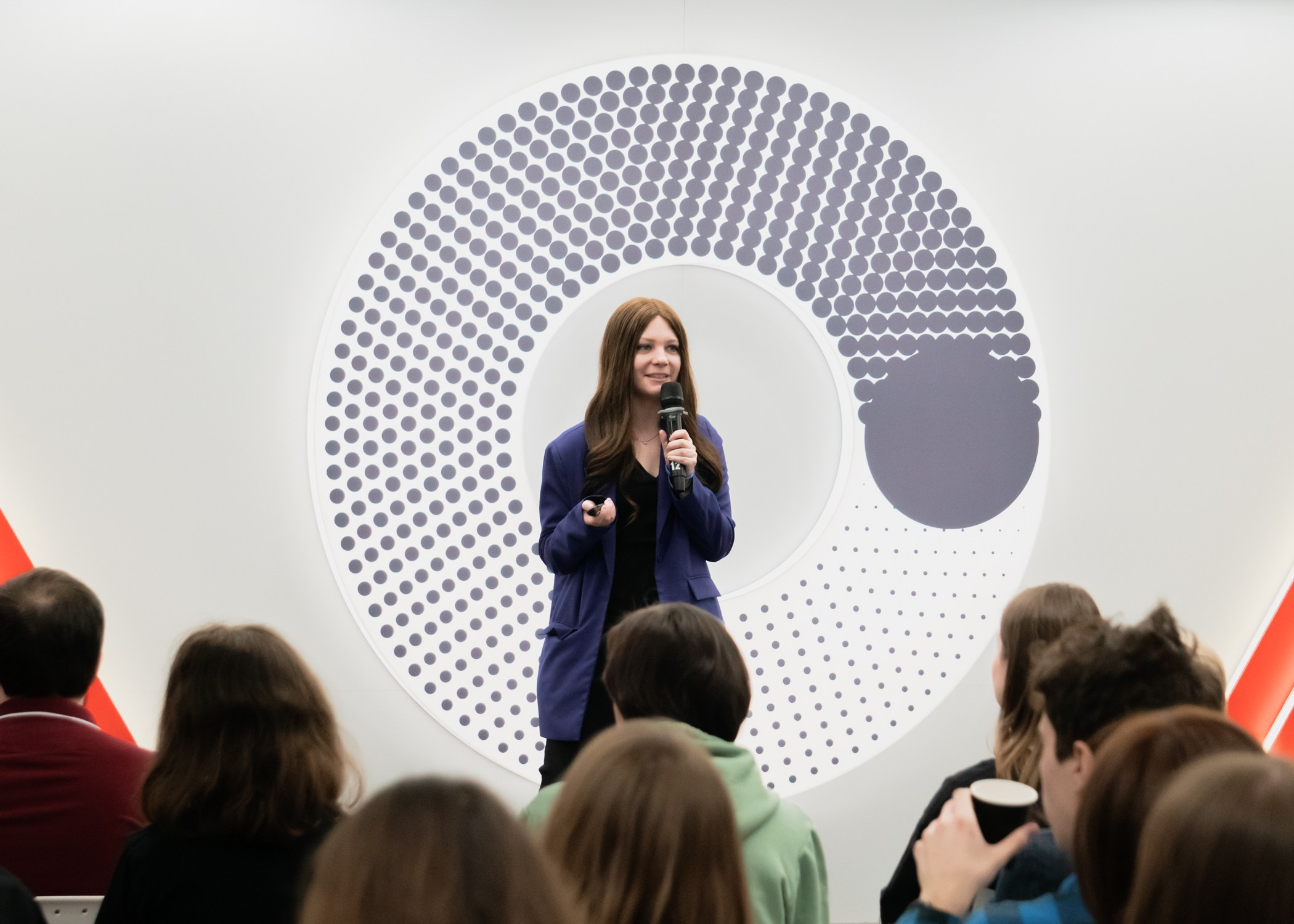 Дизайн Квартал 2024. Фотограф-анималист Ксения Воробьева, Москва