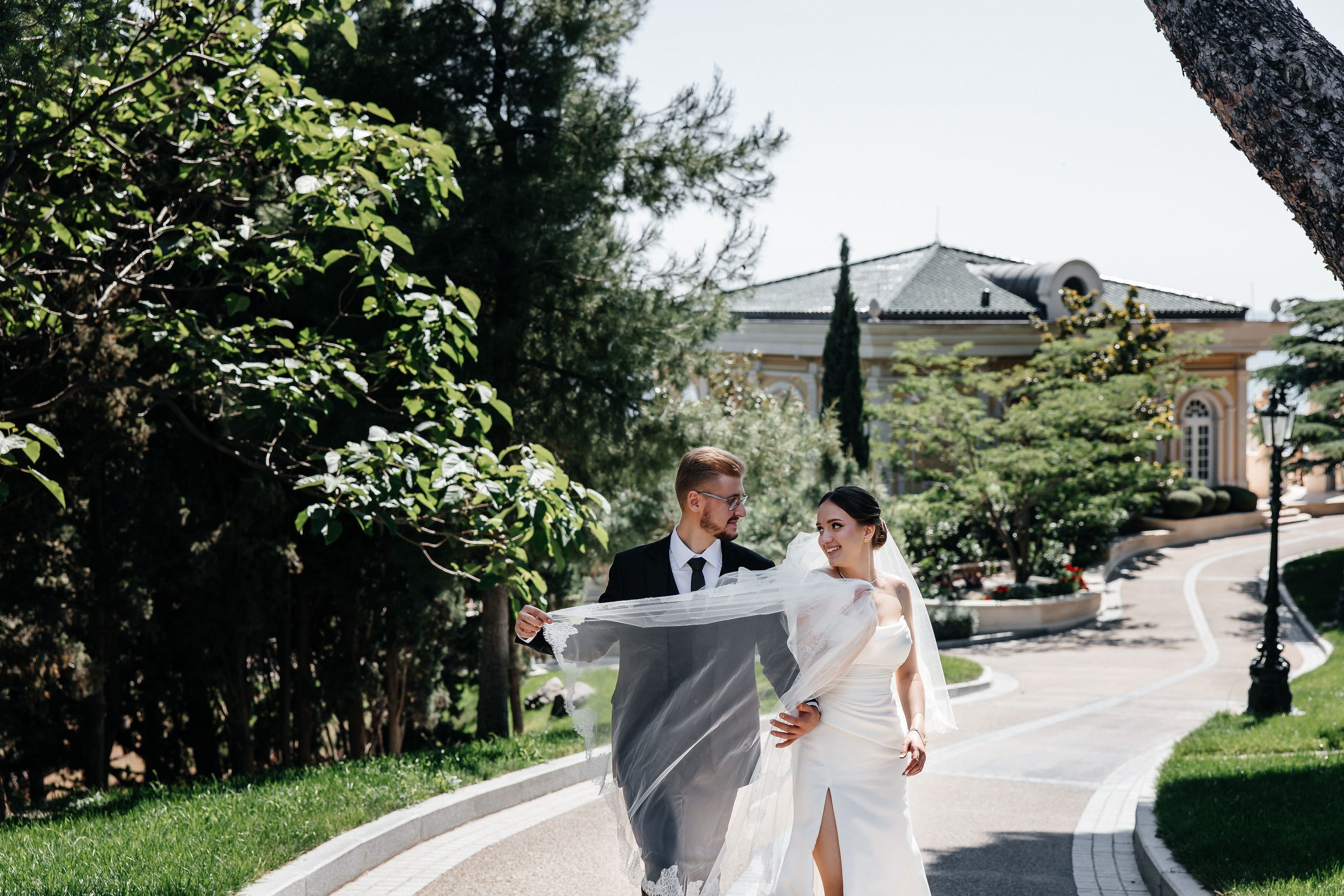 Анонс свадьбы Иры и Никиты. Прогулка в отеле Крымский Бриз. Свадебный фотограф в Крыму и Севастополе Ольга Баскакова