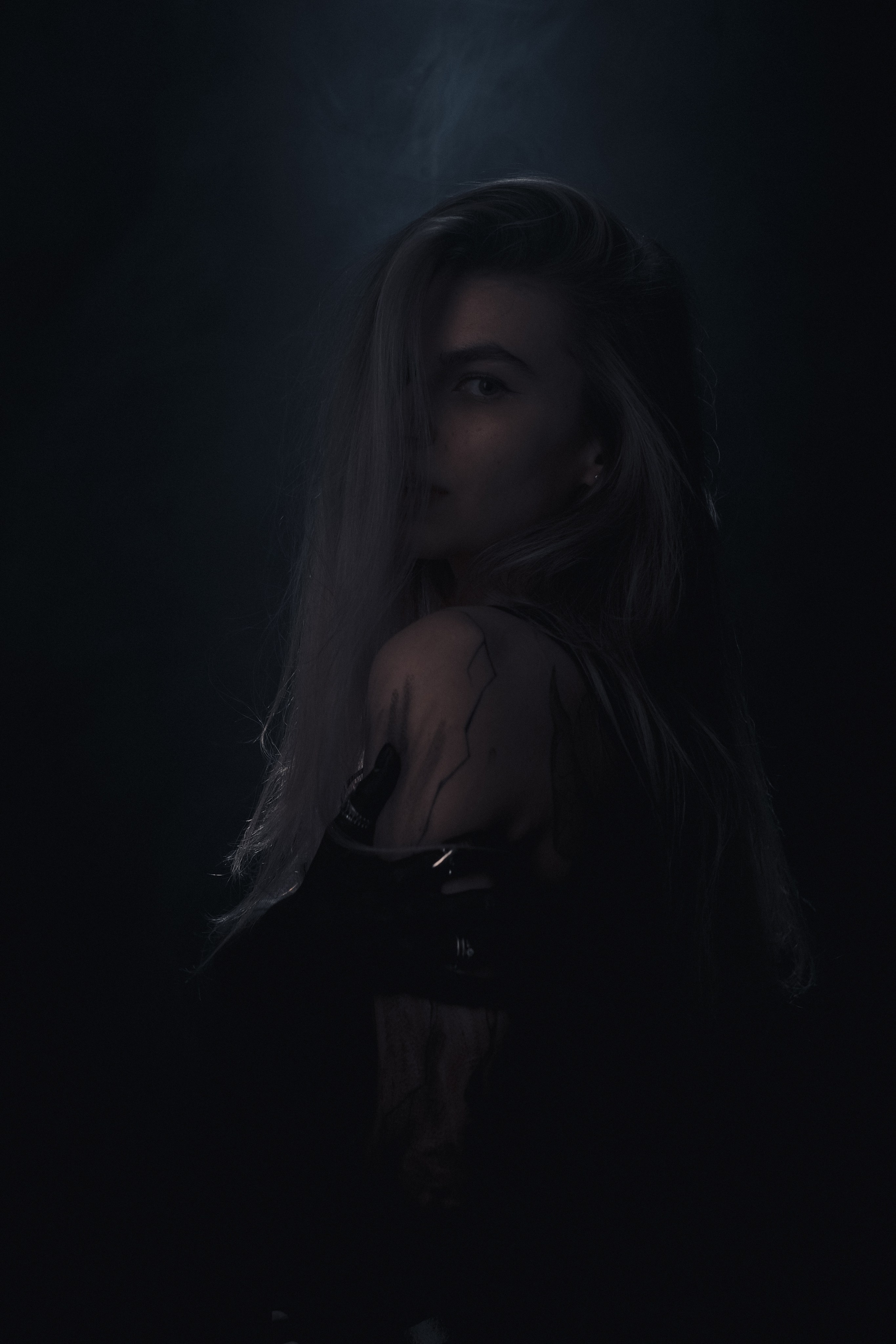 Фотосессия с мечом в стиле Castle core