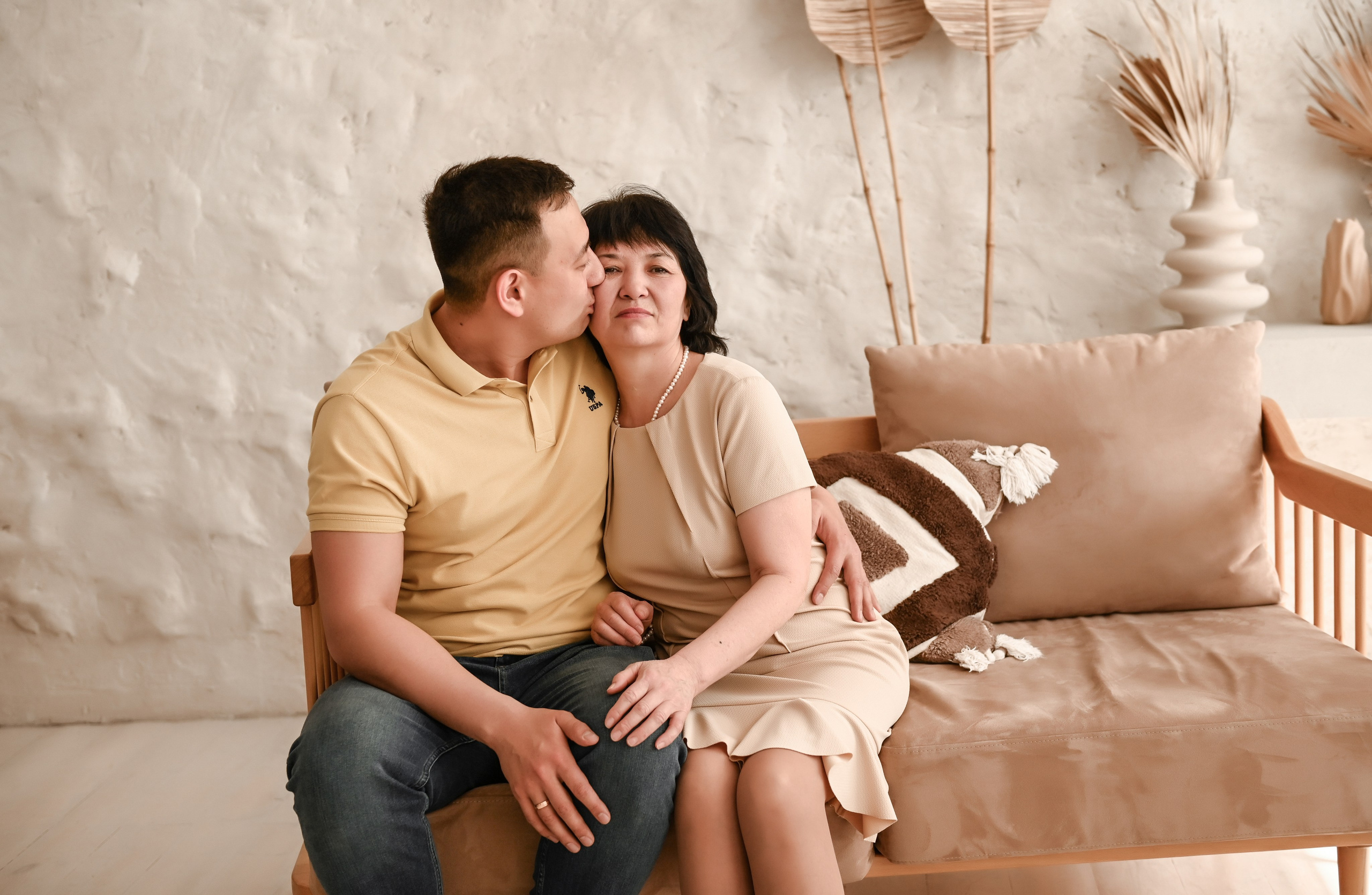 Семейная студийная  фотосессия 2. Свадебный, семейный, детский, контент фотограф в Омске Максим Ильин