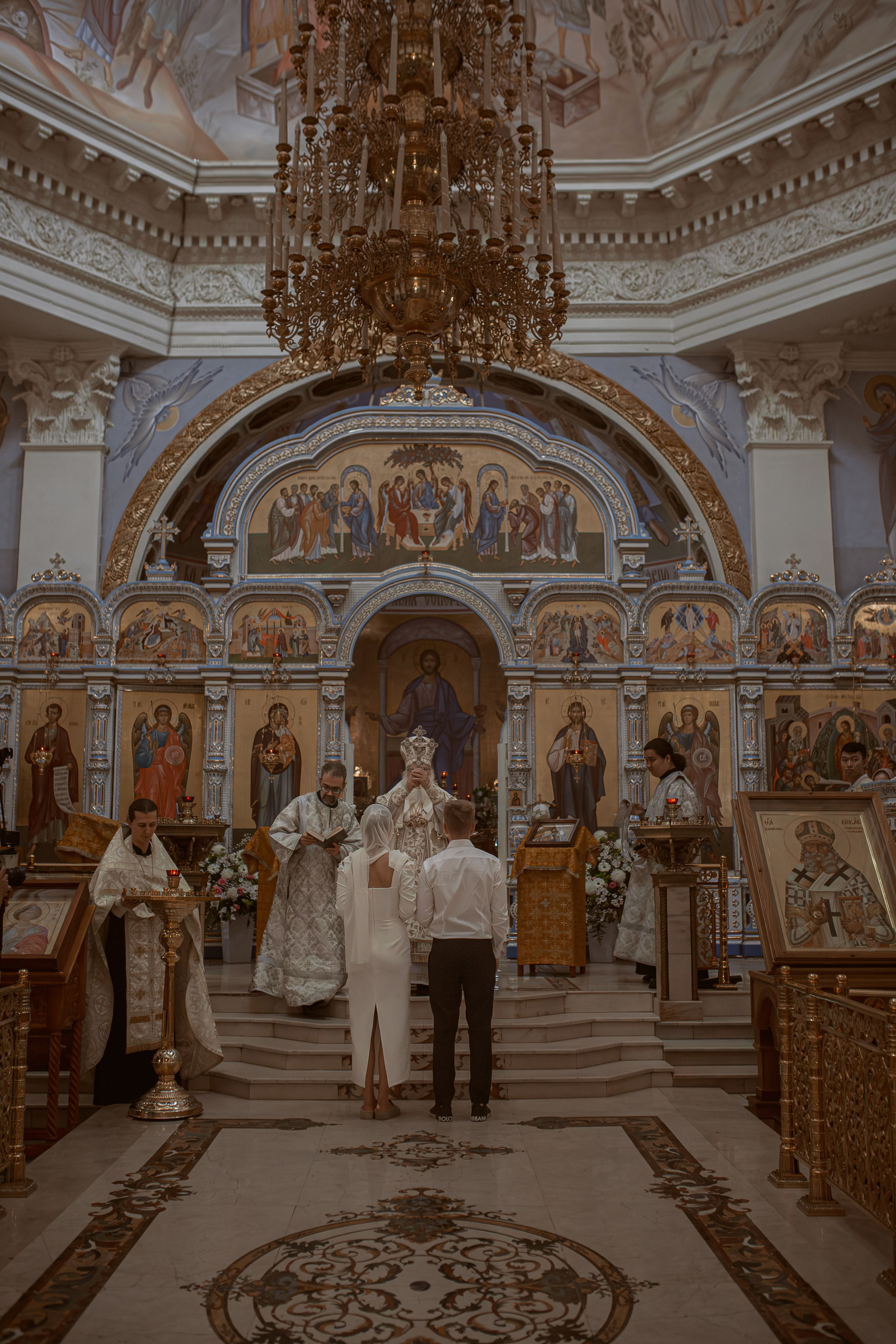 таинство брака в Успенском кафедральном соборе Ташкента на Госпитальном