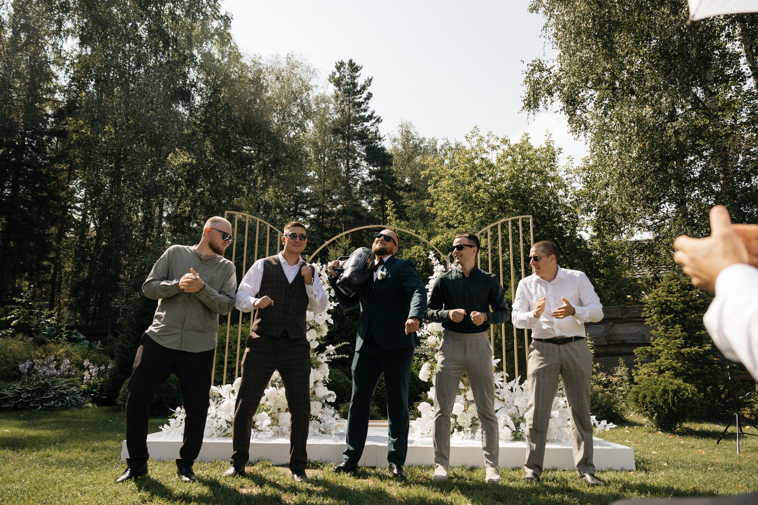 Свадебная история. Лесной Виладж. Свадебный и семейный фотограф Рассказова Виктория