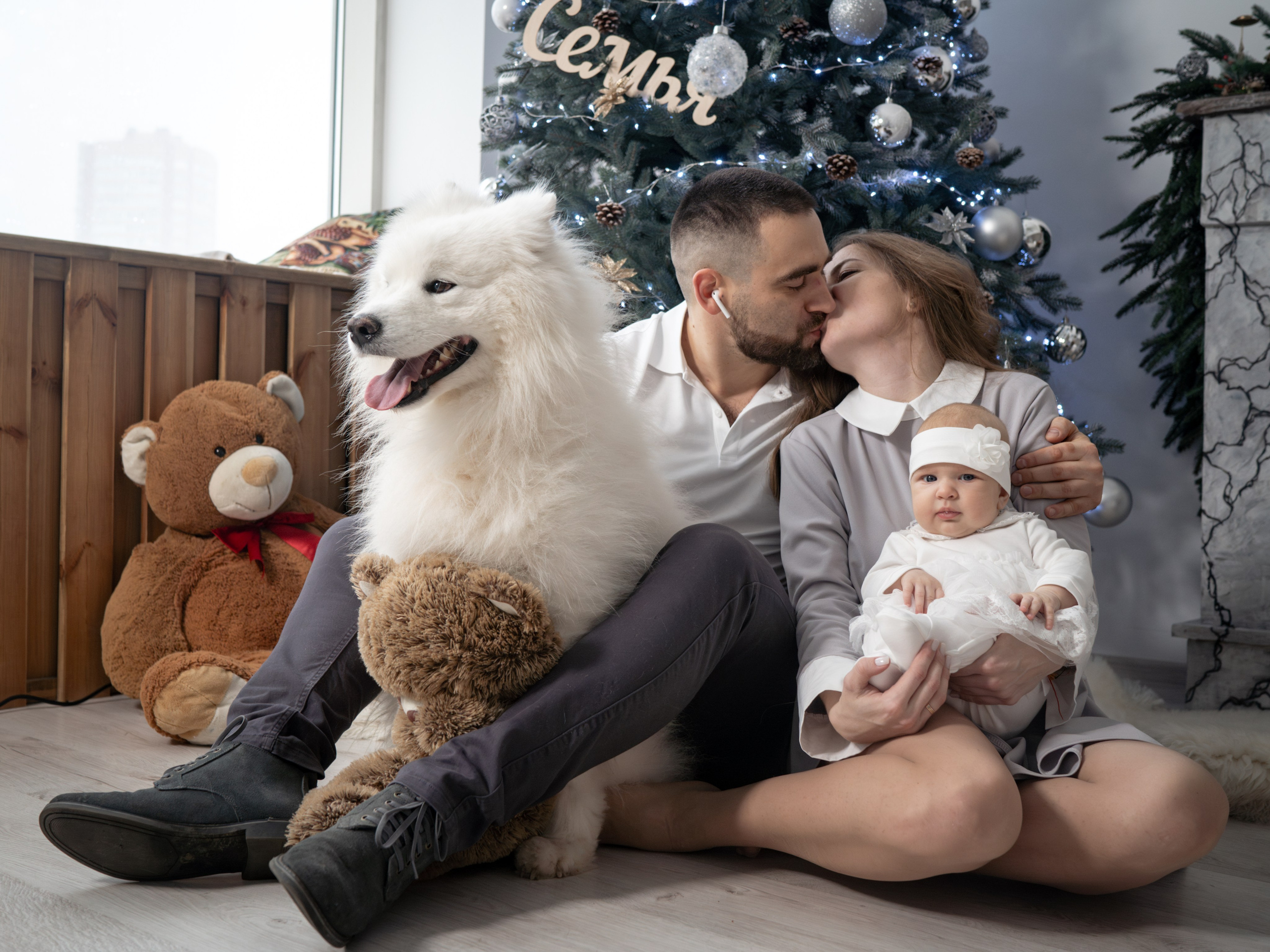 С самоедской лайкой. Фотограф Зинаида Евдокимова