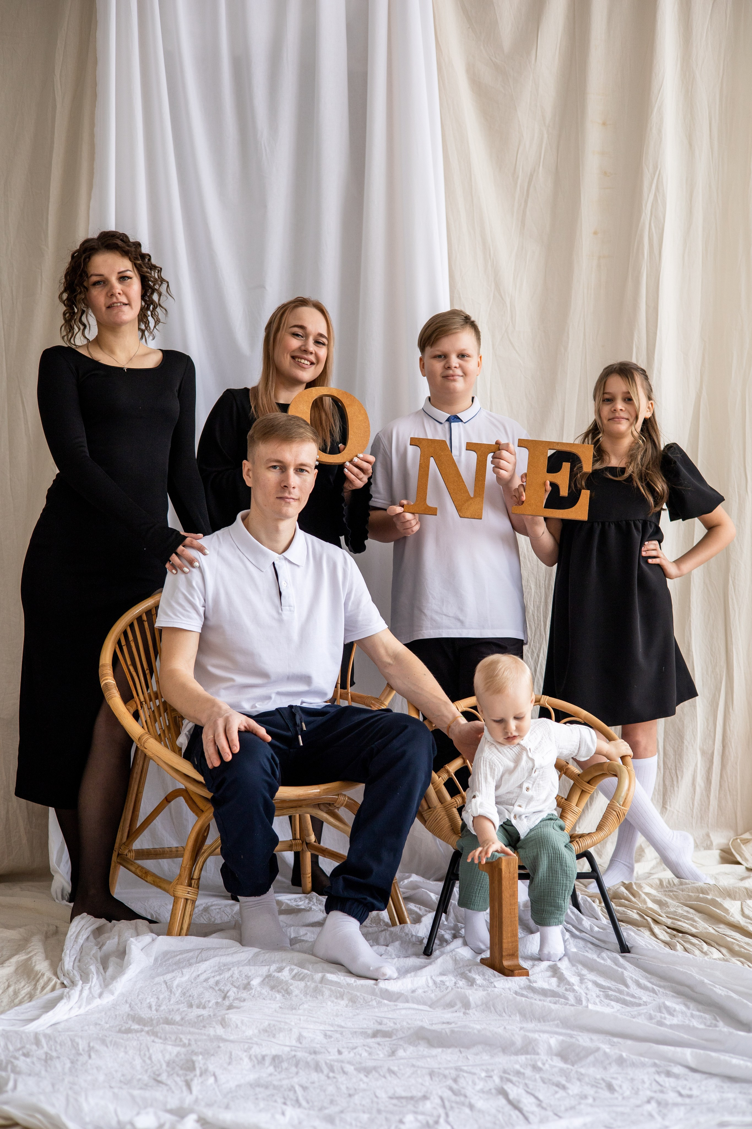 Елисею 1 годик. Настя Лекса. фотограф г. Красноярск