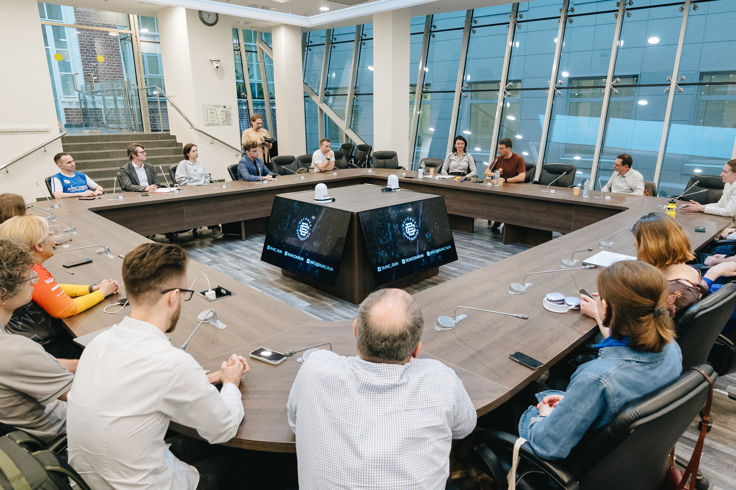 Встреча с Дмитрием Тарасовым. Даниил Сергеев: репортажный фотограф