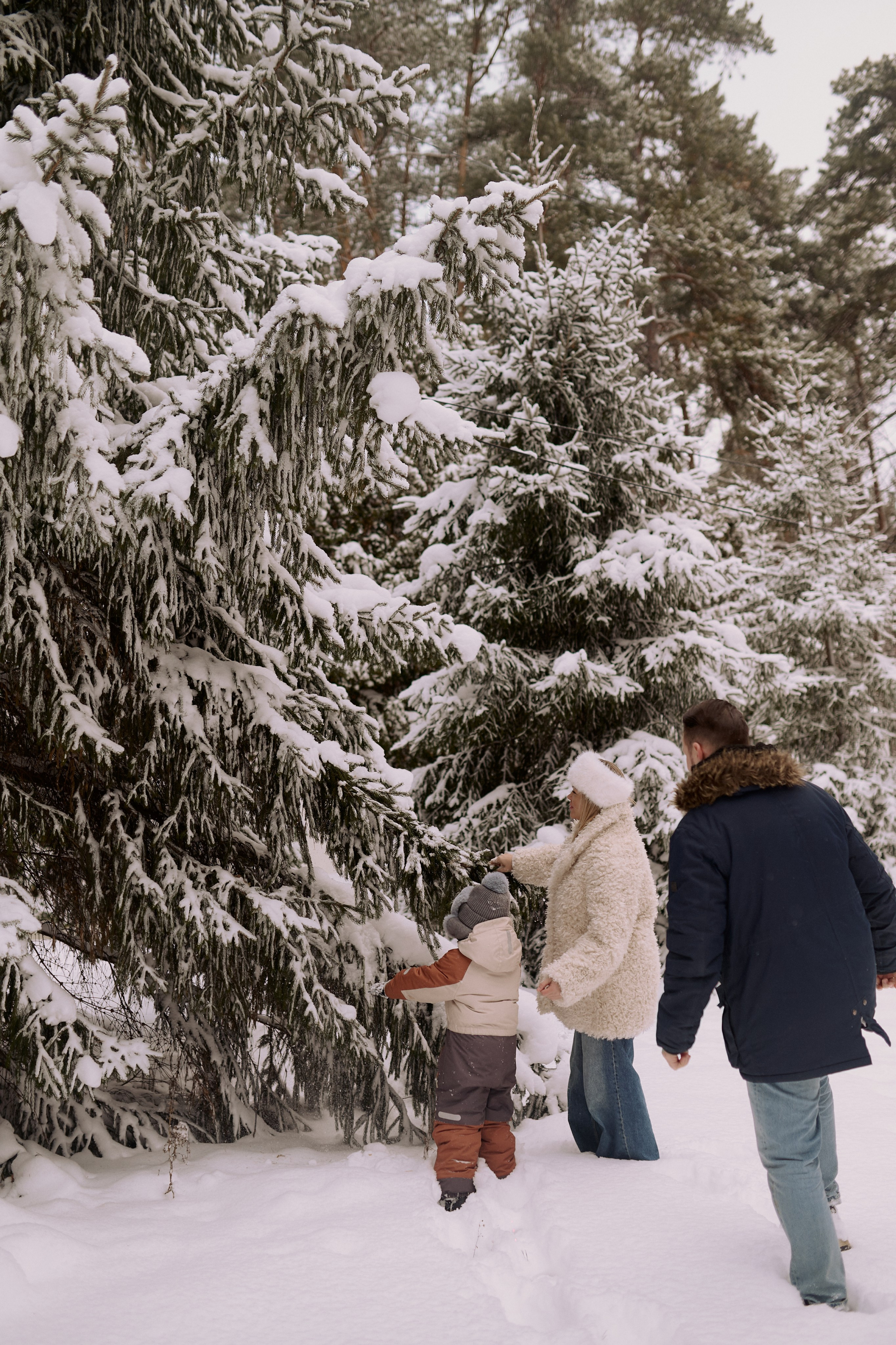 Паша, Света и Марк на зимней прогулке. Семейный и свадебный lifestyle-фотограф в Москве Мария Петрова