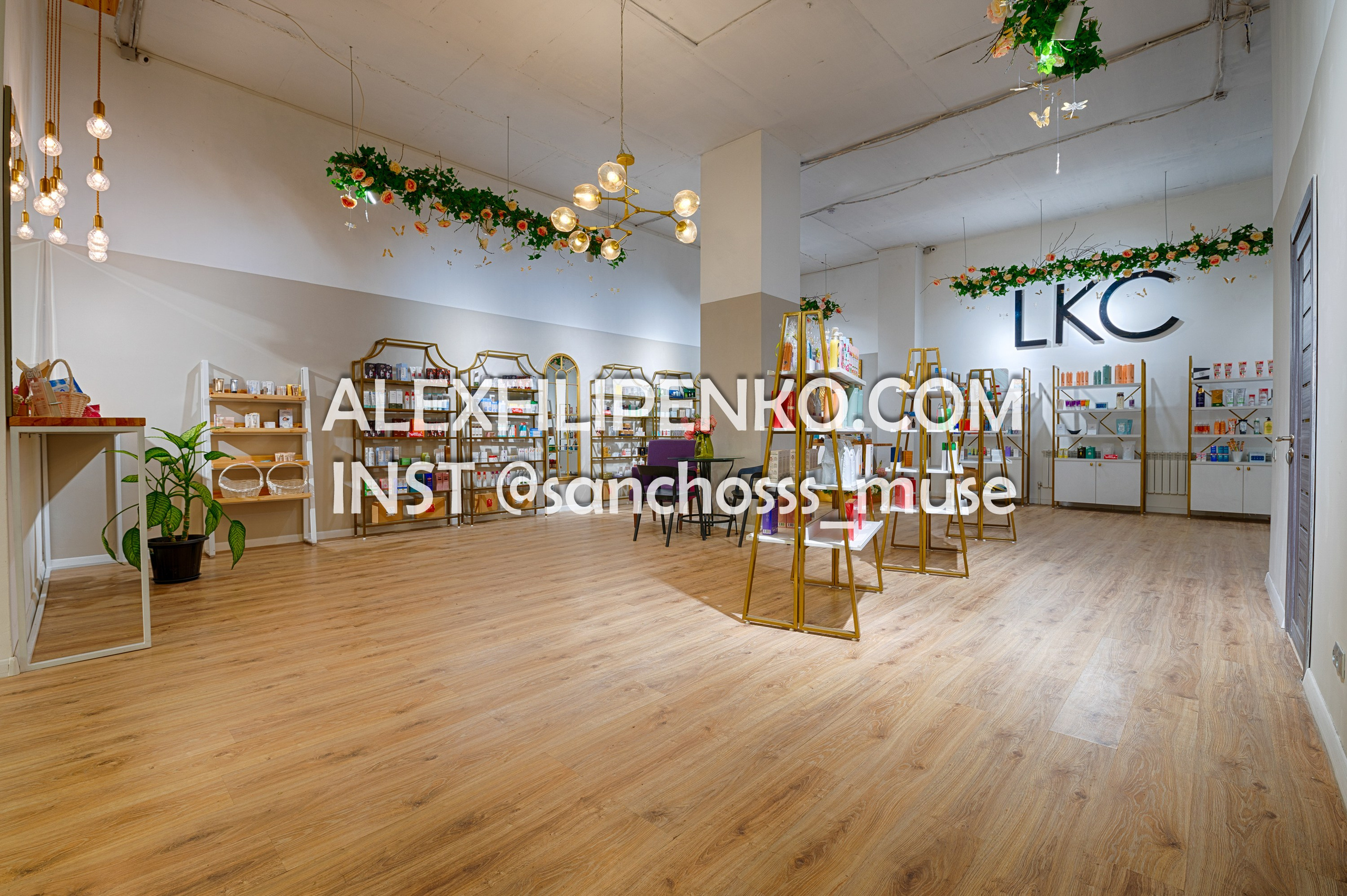 Luxe K-COSMETICS, магазина косметики. Фотограф интерьера недвижимости и архитектуры в Астане