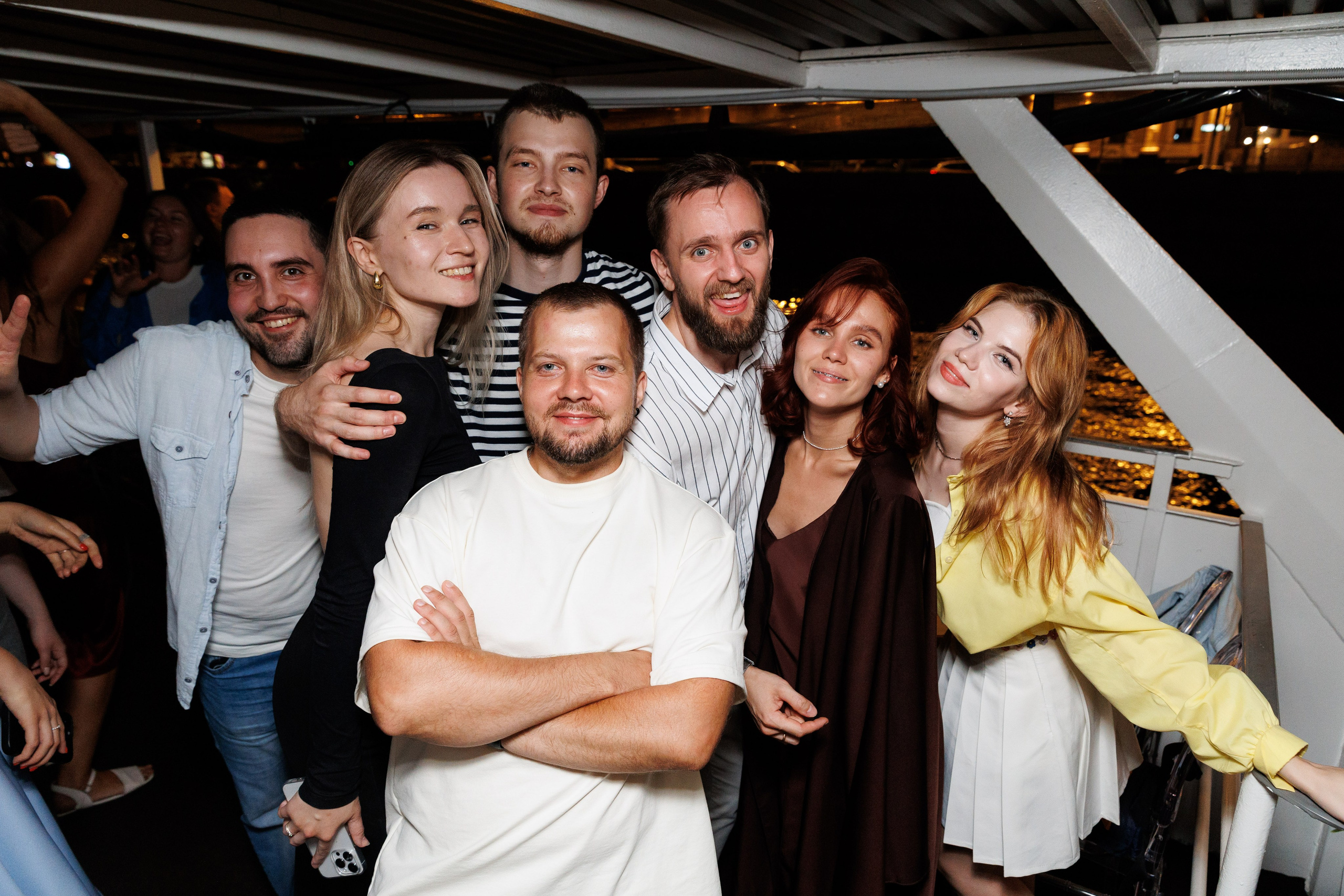 На теплоходах музыка играет. Репортажный Фотограф в Москве Юра Гушан