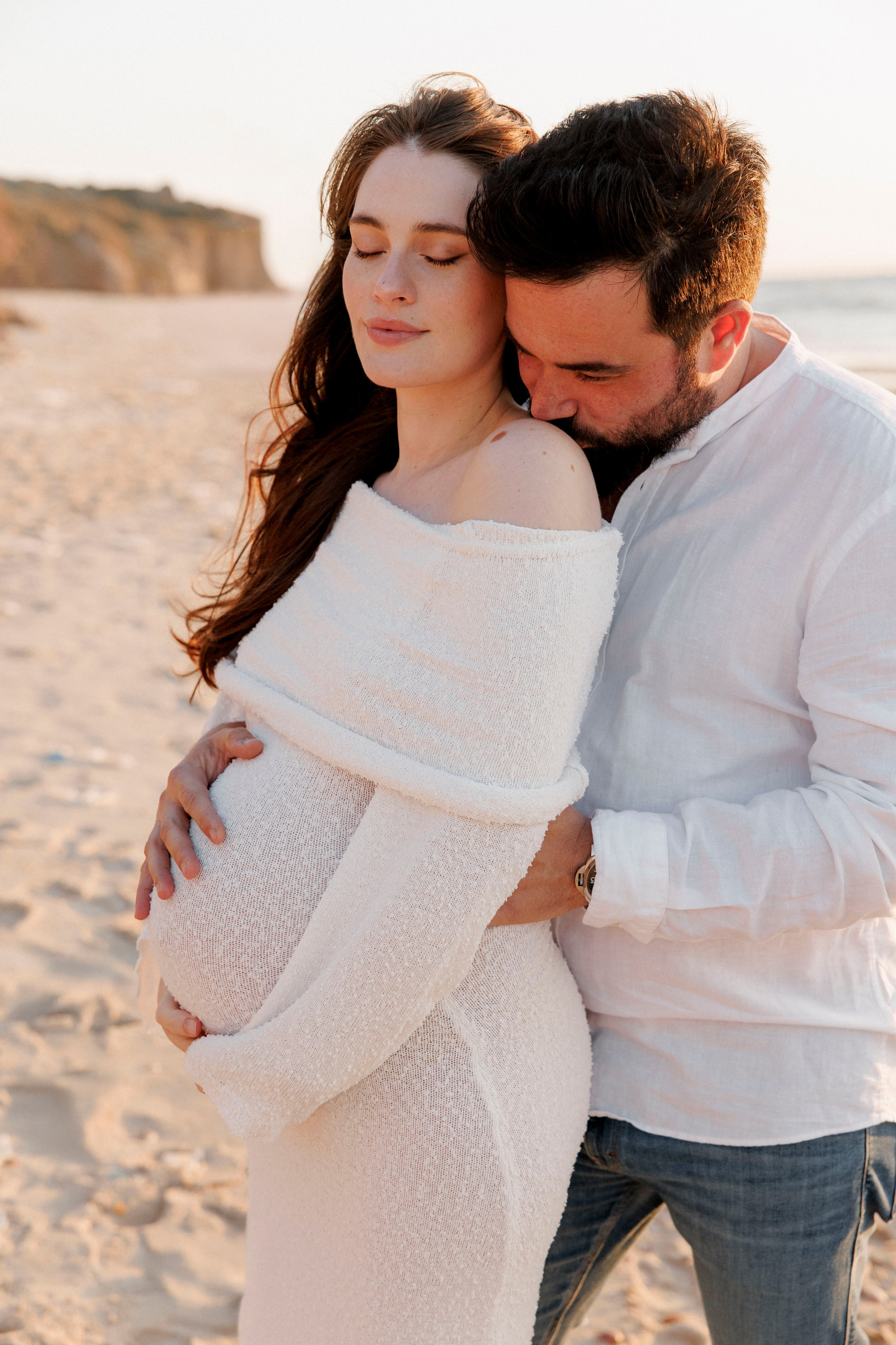 Pregnancy photoshoot (home/park/beach). Главная