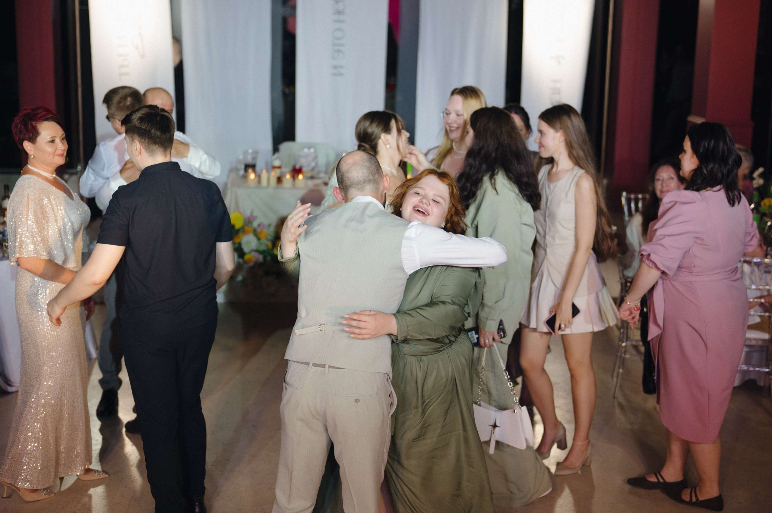 Елизавета и Роман. Репортажный и свадебный фотограф в Сургуте