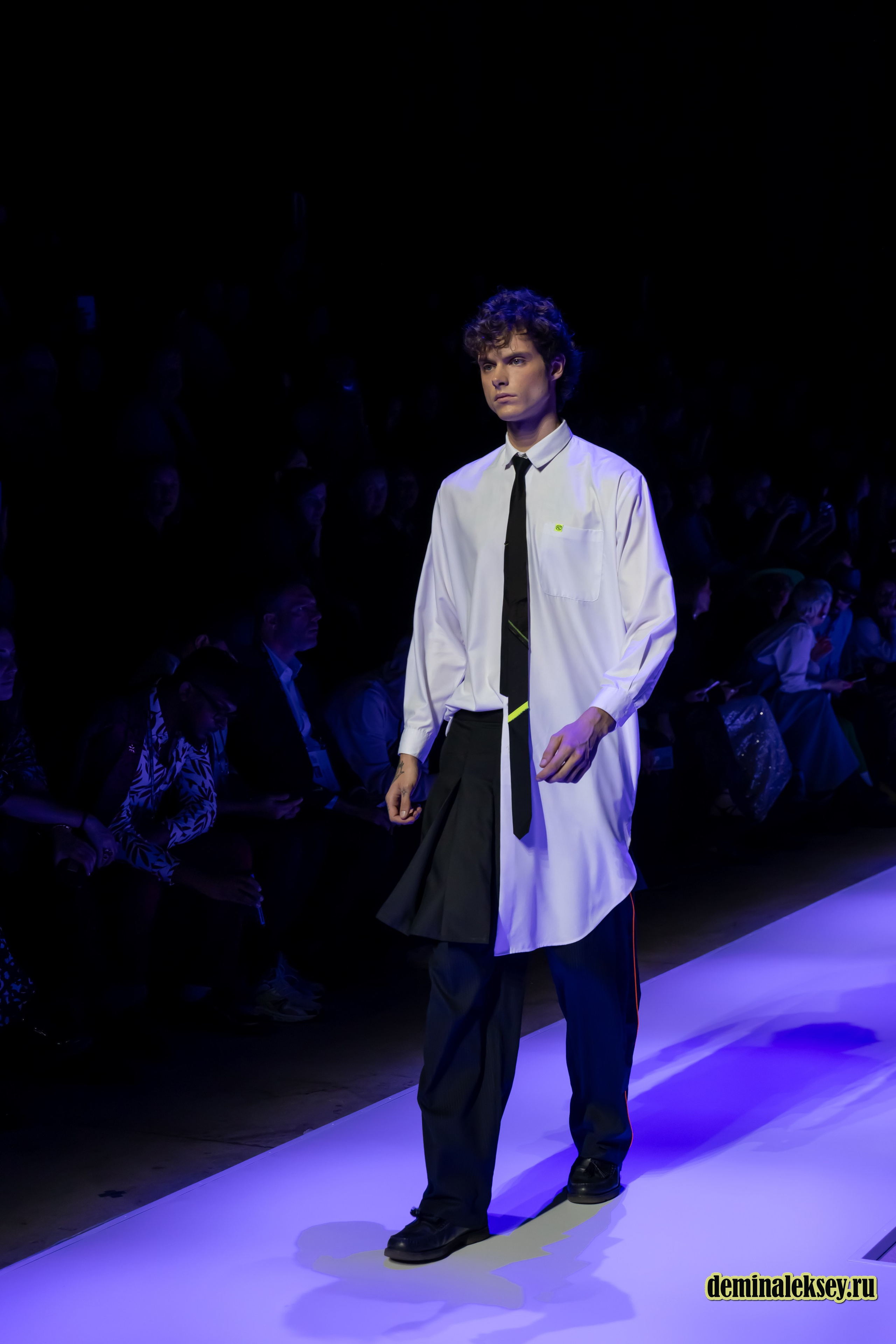 Московская неделя моды 2024 4 октября дизайнер RAEGITAZORO Индонезия. Репортажный, семейный и студийный фотограф в Москве Демин Алексей