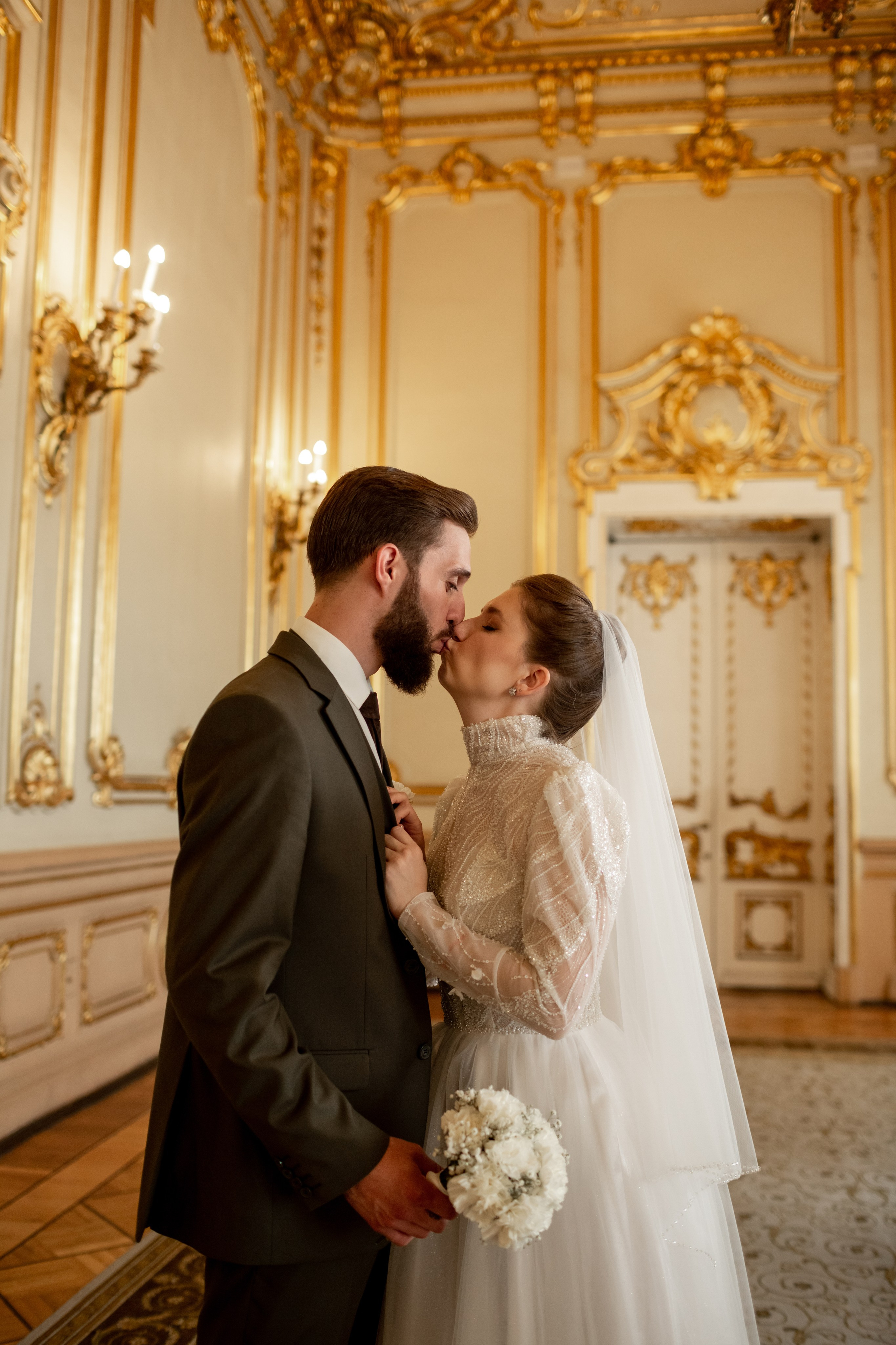 Свадебная фотопрогулка в Петербурге. Свадебный фотограф Кирилл Белый