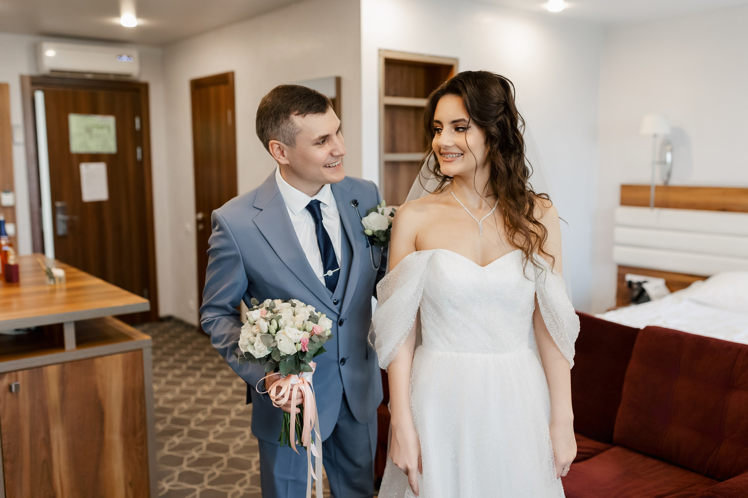 Антон и Яна. Сборы. Дом Офицеров. Выездная. Мельница. Свадебный фотограф в Хабаровске