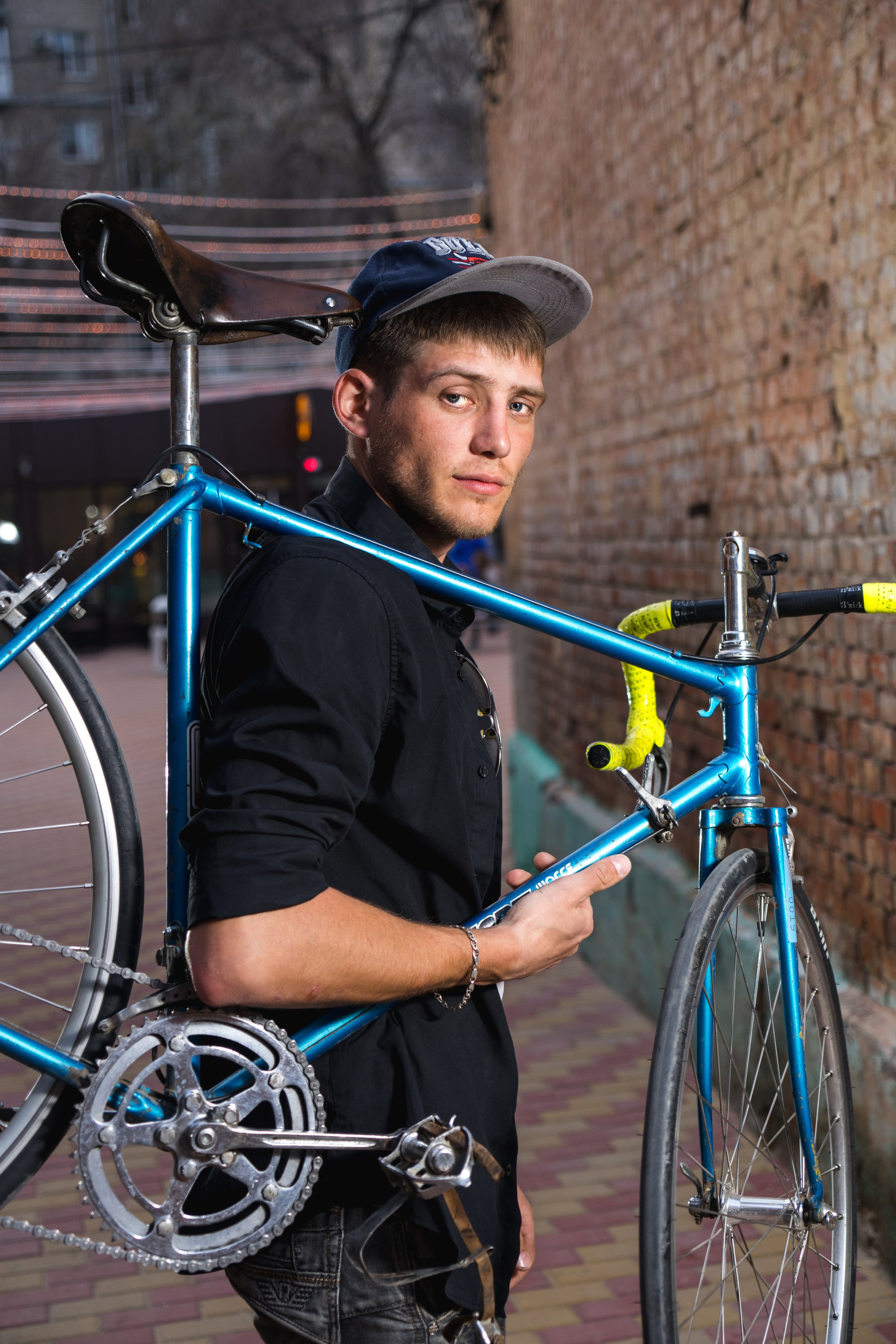 Алексей со своим ретро-велосипедом. Событийный фотограф Максим Бескоровайновнов
