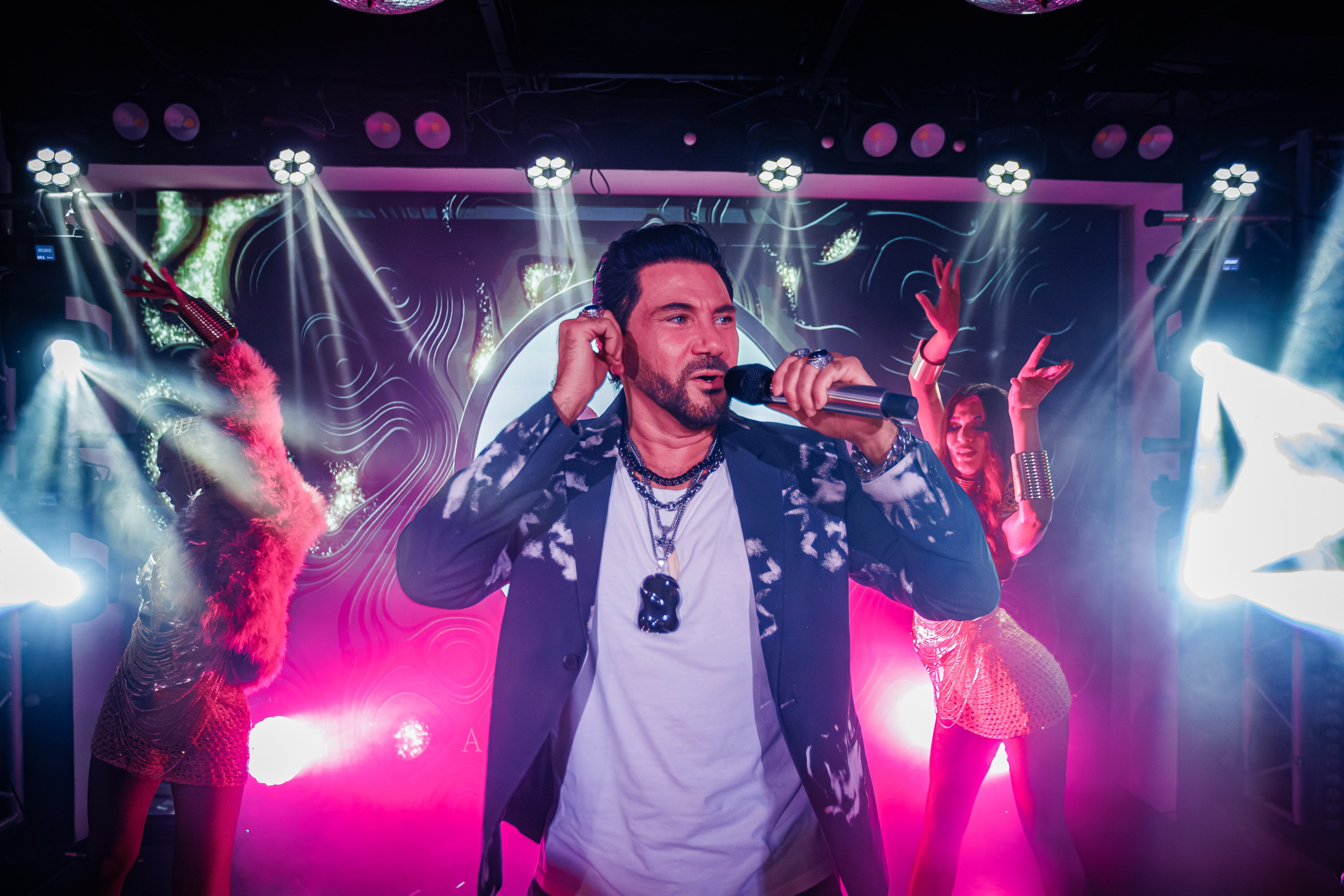 «АВРААМ РУССО"_Чайка на пляже_Ялта_21.06.2025. Аминов Руслан | Фотограф