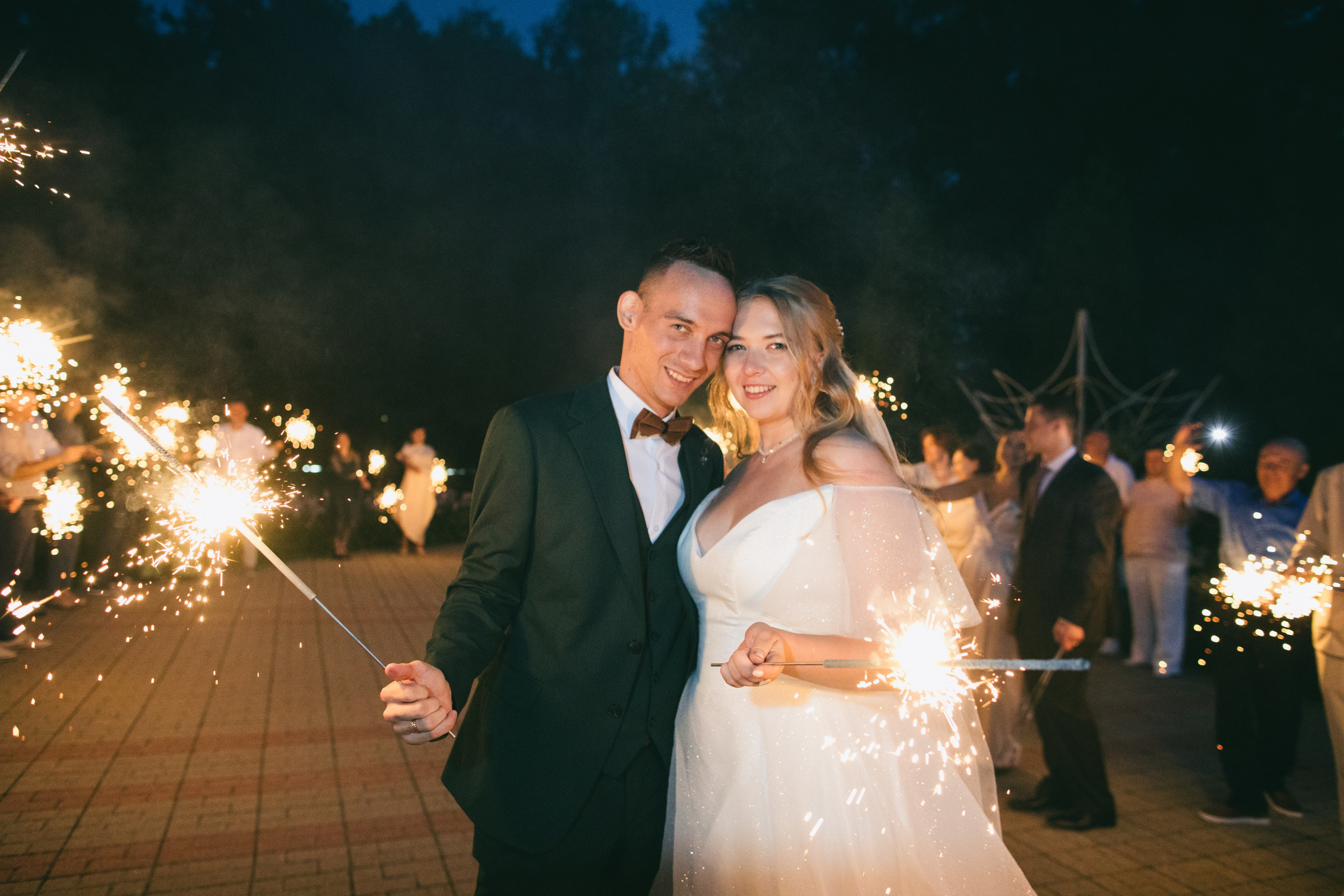 Летняя свадьба за городом. Свадебный фотограф в Москве Аля Загирова