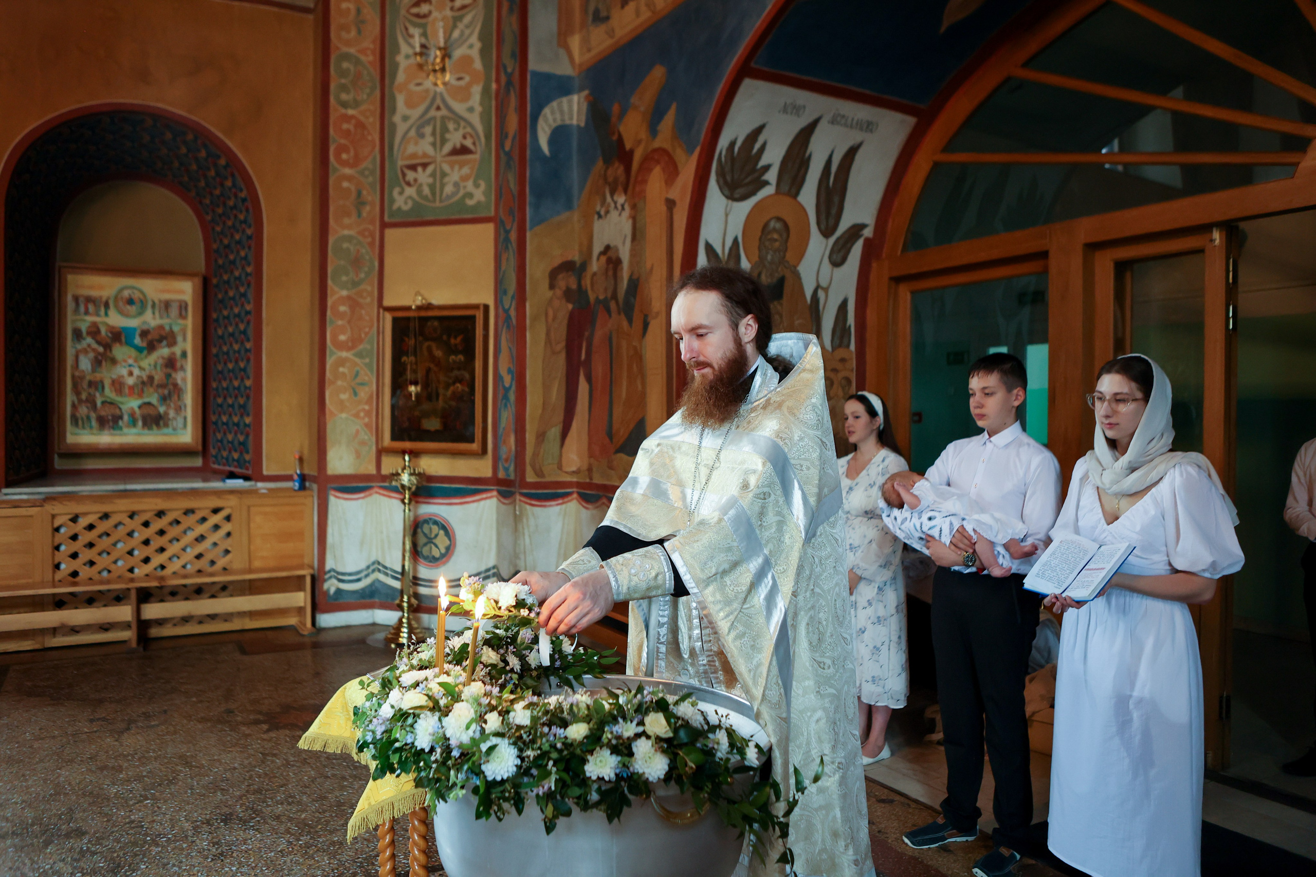 Крещение, Свято-Троицкая Сергиева Лавра. Фотограф новорожденных. Детский и семейный фотограф Марьяна Юдина