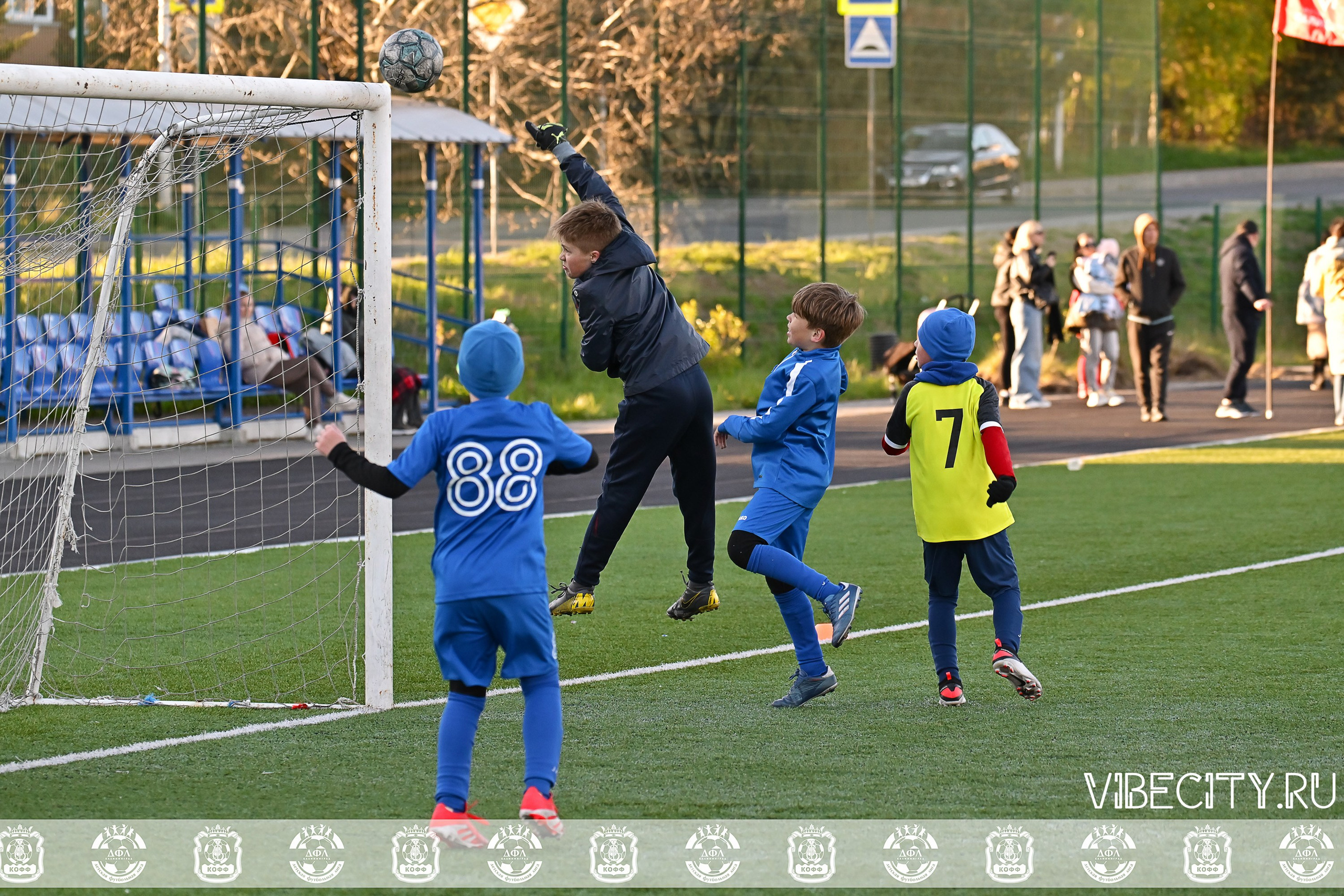 XIV ВСЕРОССИЙСКИЙ ФУТБОЛЬНЫЙ ФЕСТИВАЛЬ «ЗАГРУЗИ СЕБЯ ФУТБОЛОМ!». VIBECITY.RU Вайб Сити Ру Фоторепортажи Фотоотчеты Калининград