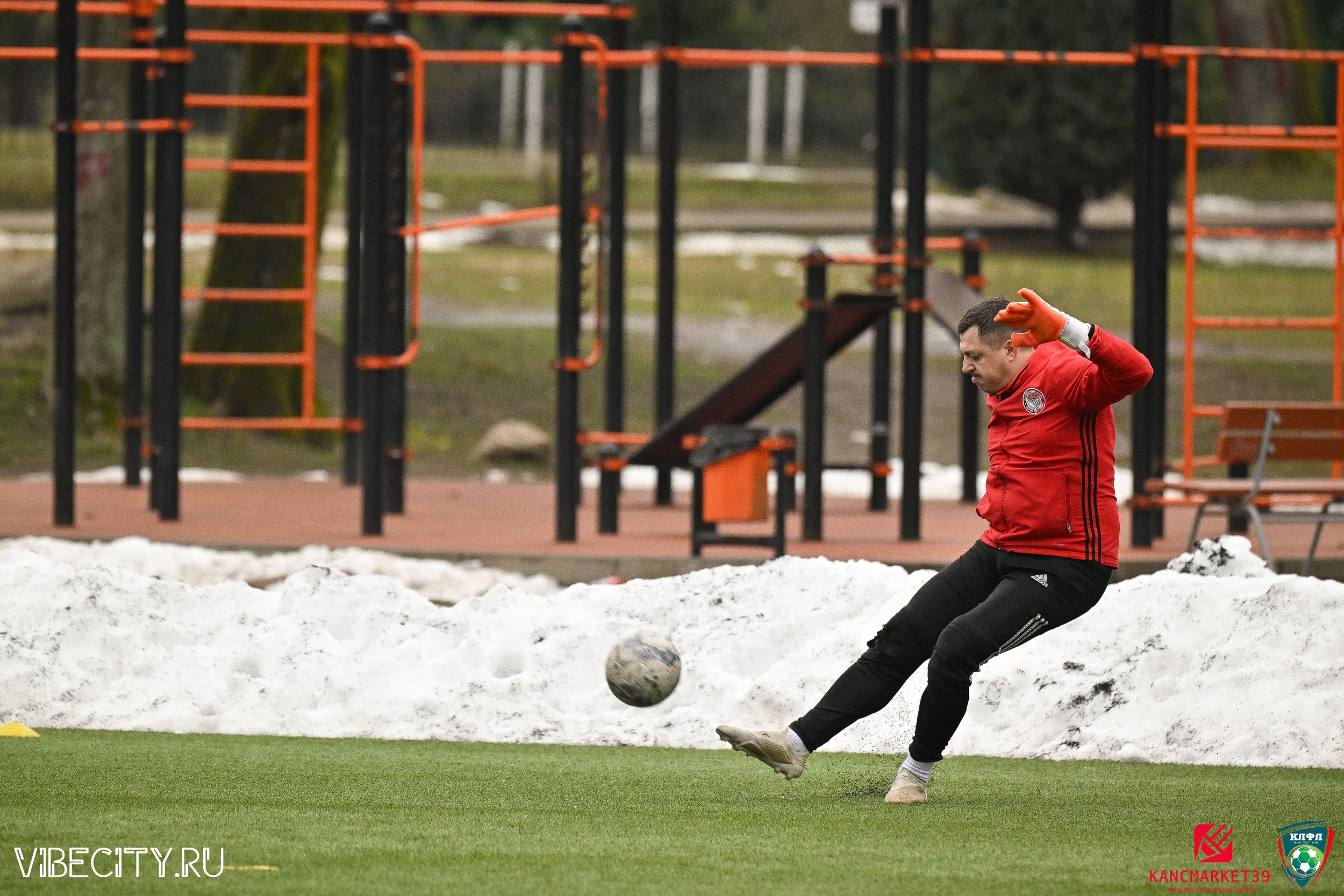 XX ЧЕМПИОНАТ КАЛИНИНГРАДСКОЙ ЛФЛ КАНЦМАРКЕТ39 сезона 2024–2025 гг. VIBECITY.RU Вайб Сити Ру Фоторепортажи Фотоотчеты Калининград