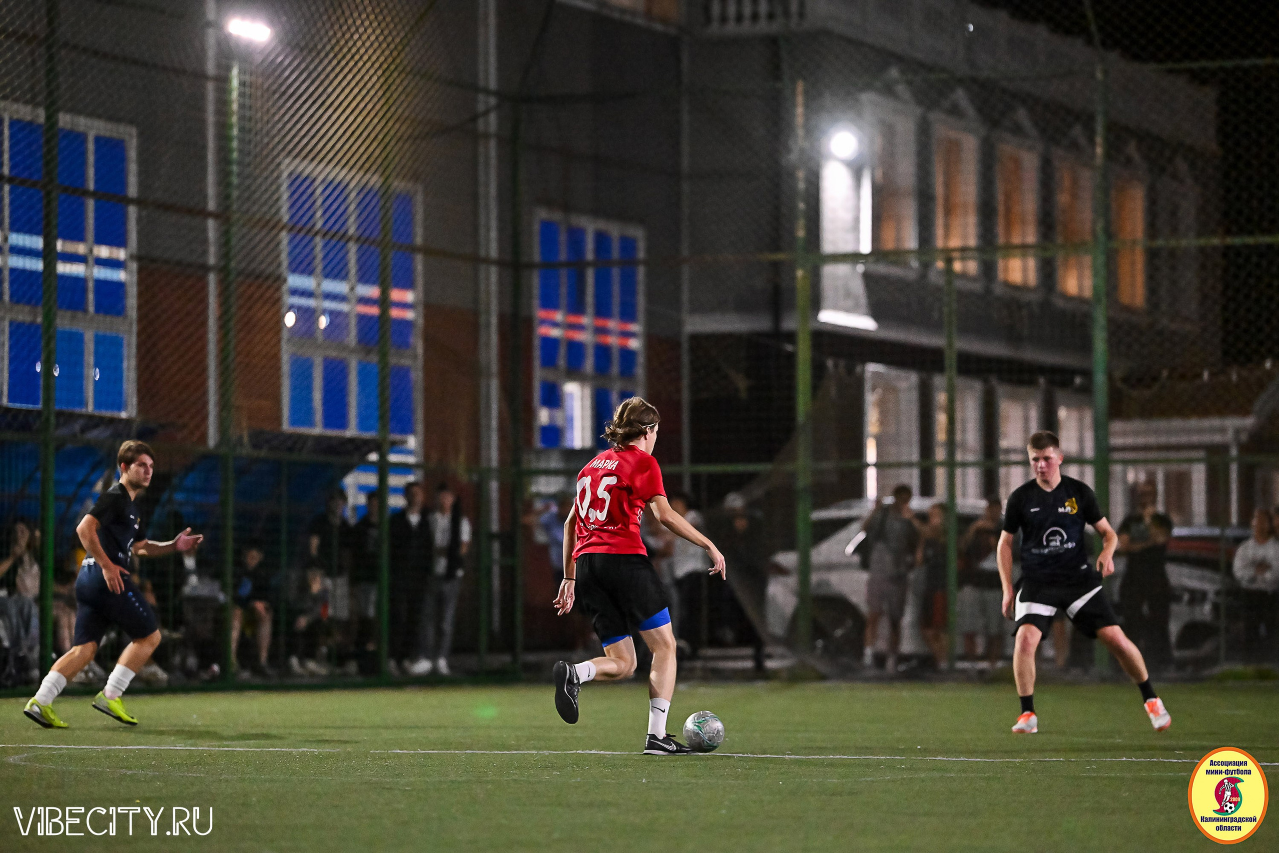 ФИНАЛЬНЫЕ ИГРЫ КУБКА МИНИ-ФУТБОЛЬНОЙ ЛИГИ И КУБКА КОРПОРАТИВНОЙ МФЛ 2025. VIBECITY.RU Вайб Сити Ру Фоторепортажи Фотоотчеты Калининград