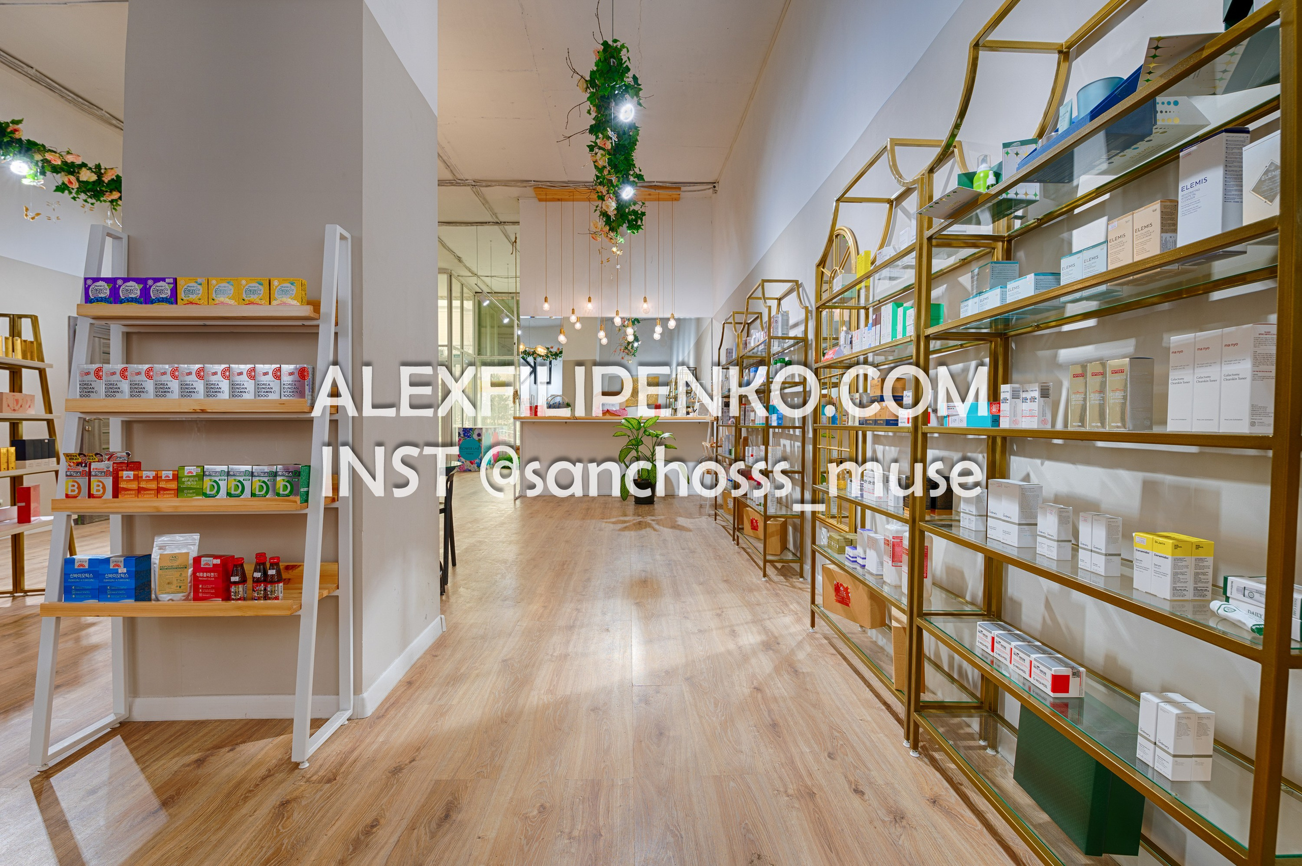 Luxe K-COSMETICS, магазина косметики. Фотограф интерьера недвижимости и архитектуры в Астане