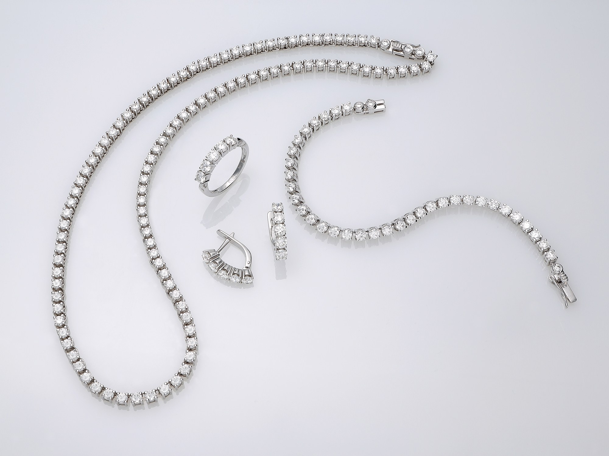 Фотосъемка ювелирных украшений. Предметный и рекламный фотограф в Москве и Московской области Максим Стриганов