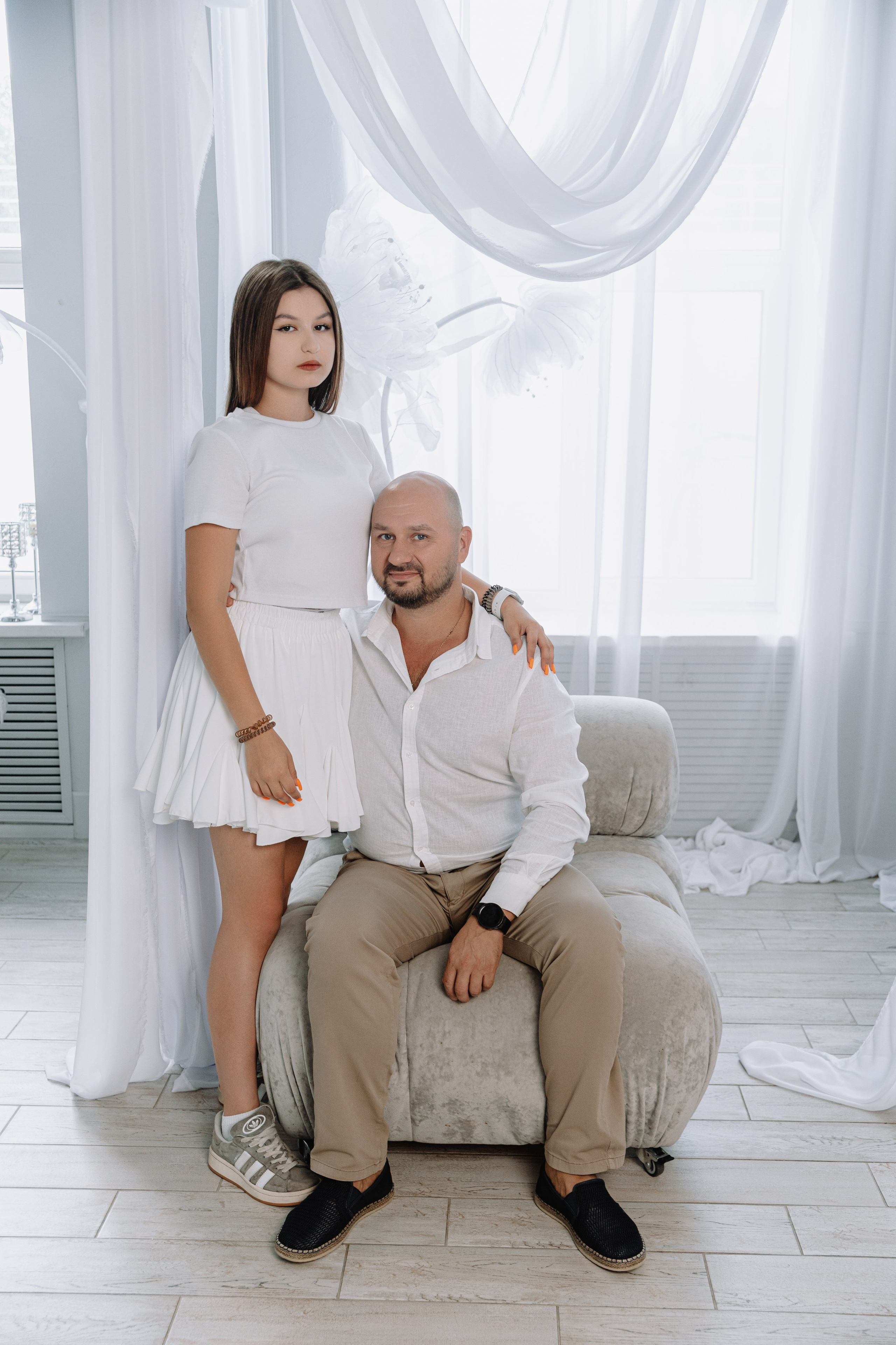 Евгения, Михаил и Дарина и собачка Чарли. Фотограф Воронеж Варвара