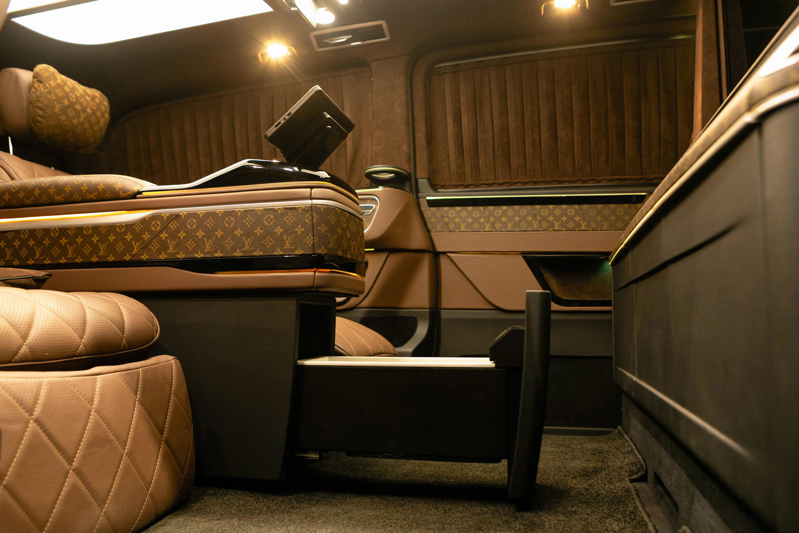 Фотосъемка V-class louis Vuitton в Москве. Фотограф | Михаил Буш Смоленск