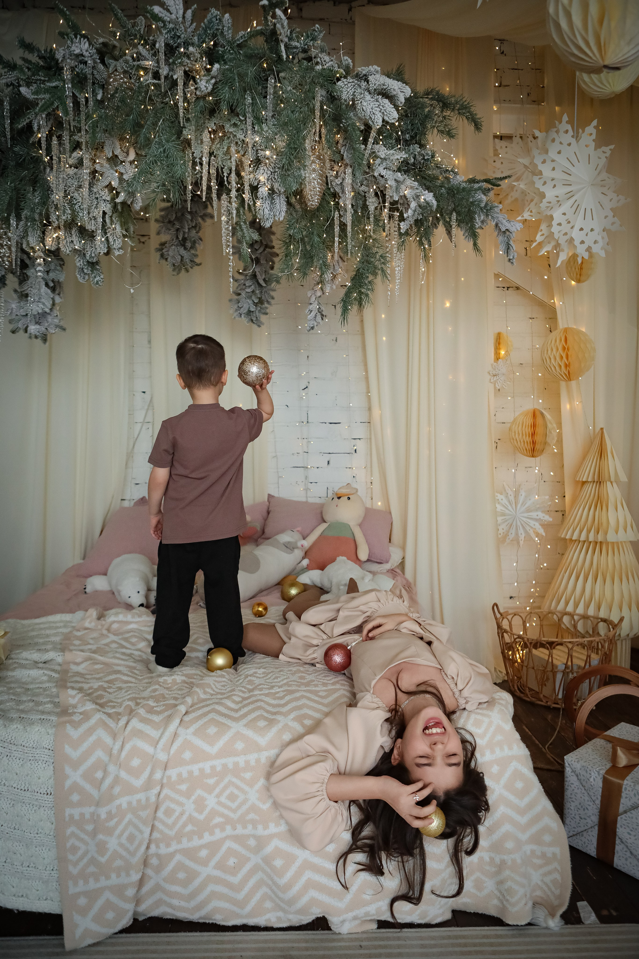 НОВОГОДНИЕ ФОТОСЕССИИ 2025-2026. Фотограф г. Хабаровск. Семейные и индивидуальные съёмки