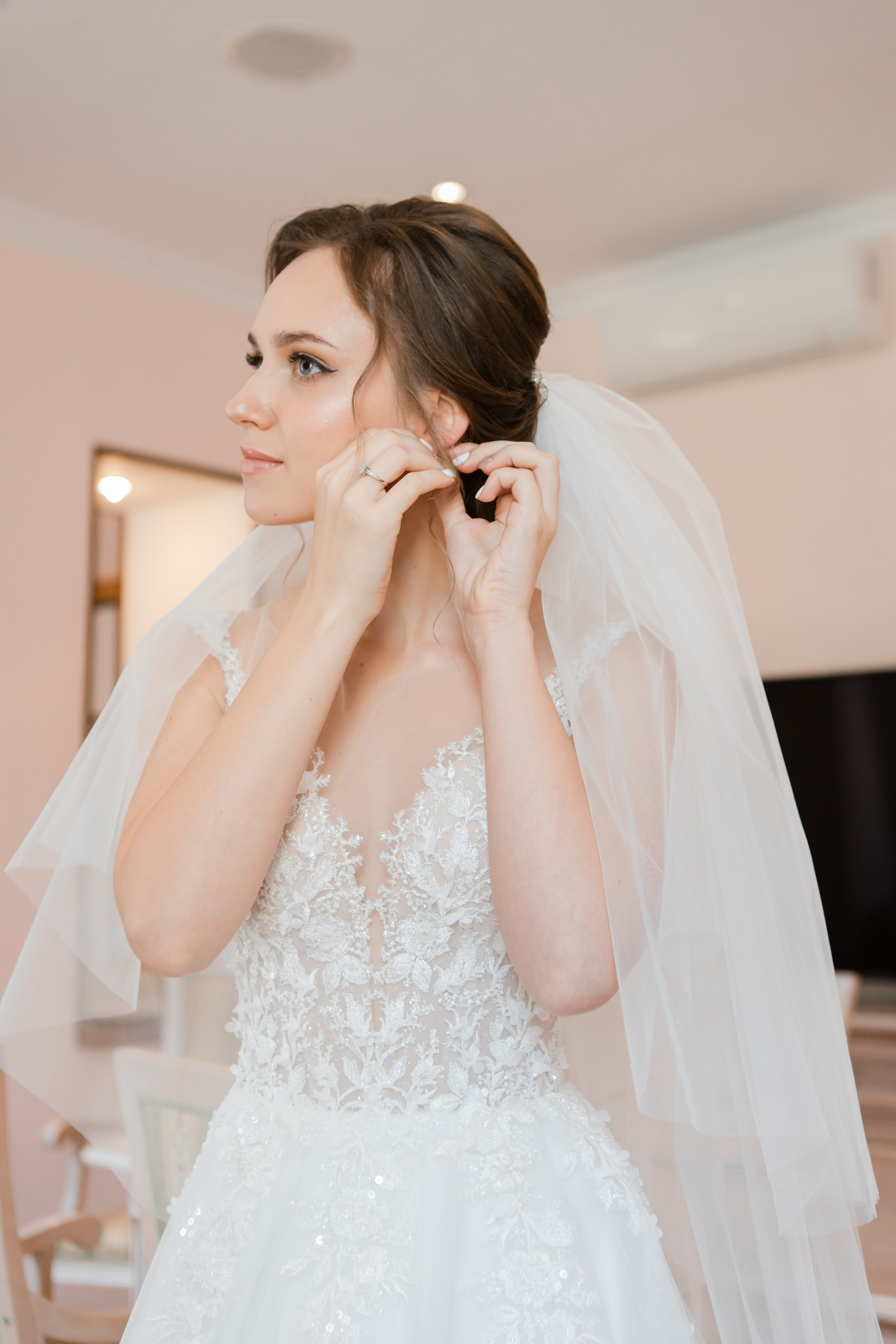 Свадебная фотосъемка Михаила и Ольги. День нашей свадьбы. Видеосъемка и фотосъемка свадеб. Фотограф и оператор на свадьбу. Видеосъемка подкастов, собственная видео-фотостудии. Предметная фотосъемка