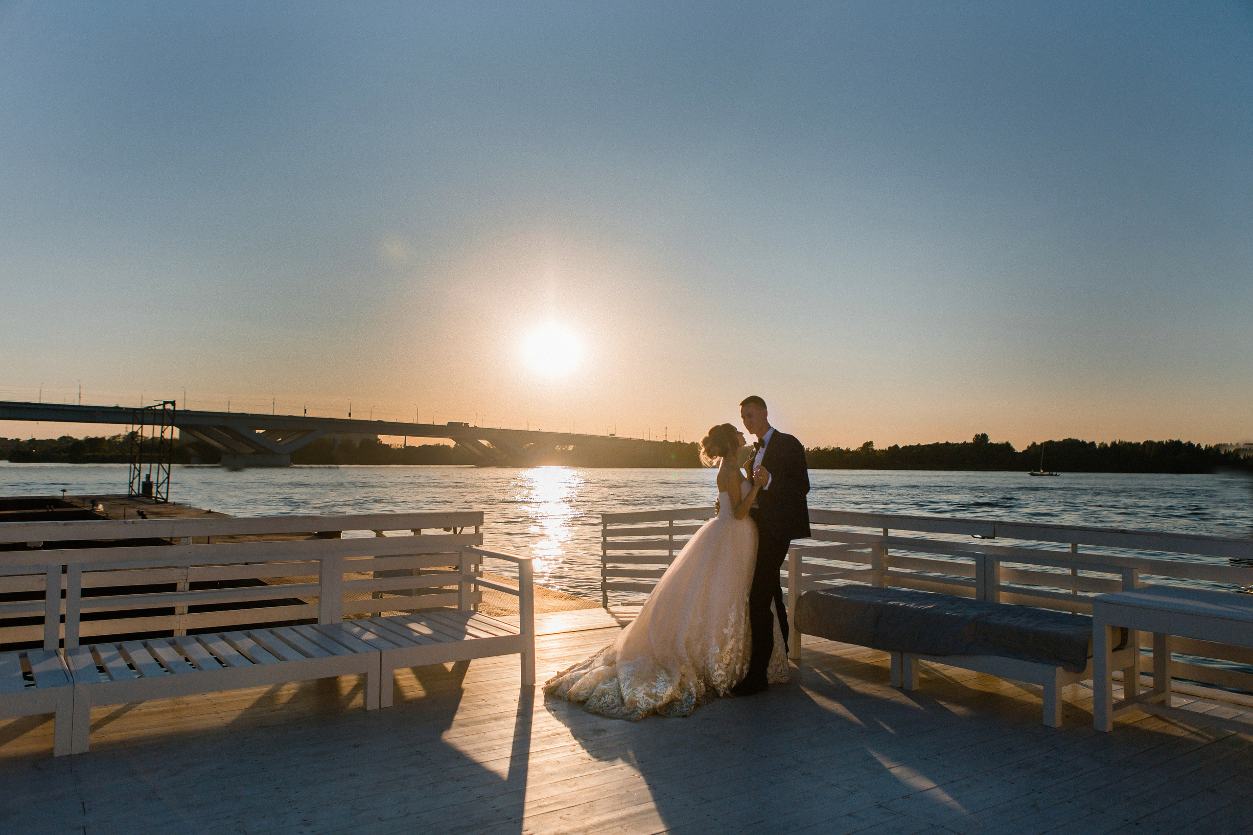 Денис и Ксения. Видеосъемка и фотосъемка свадеб. Фотограф и оператор на свадьбу. Видеосъемка подкастов, собственная видео-фотостудии. Предметная фотосъемка