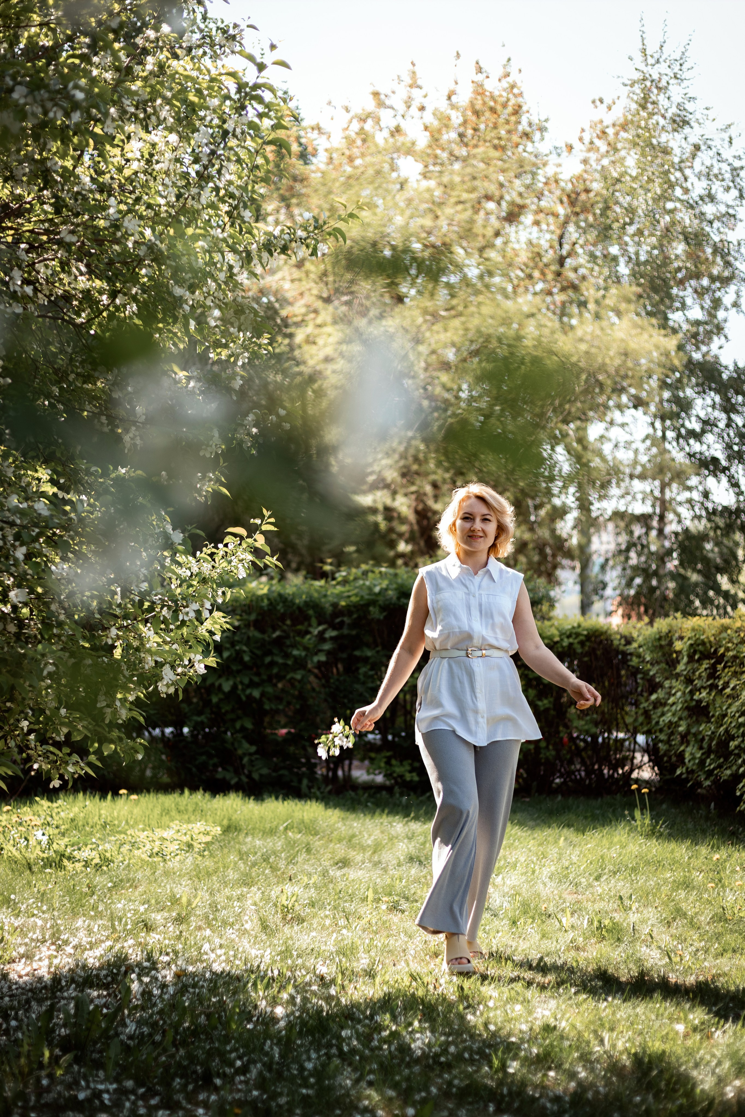 Цветение яблони 2023. Фотограф Пермь. Свадьбы. Семья и дети, школа, д. сад. Фотокниги