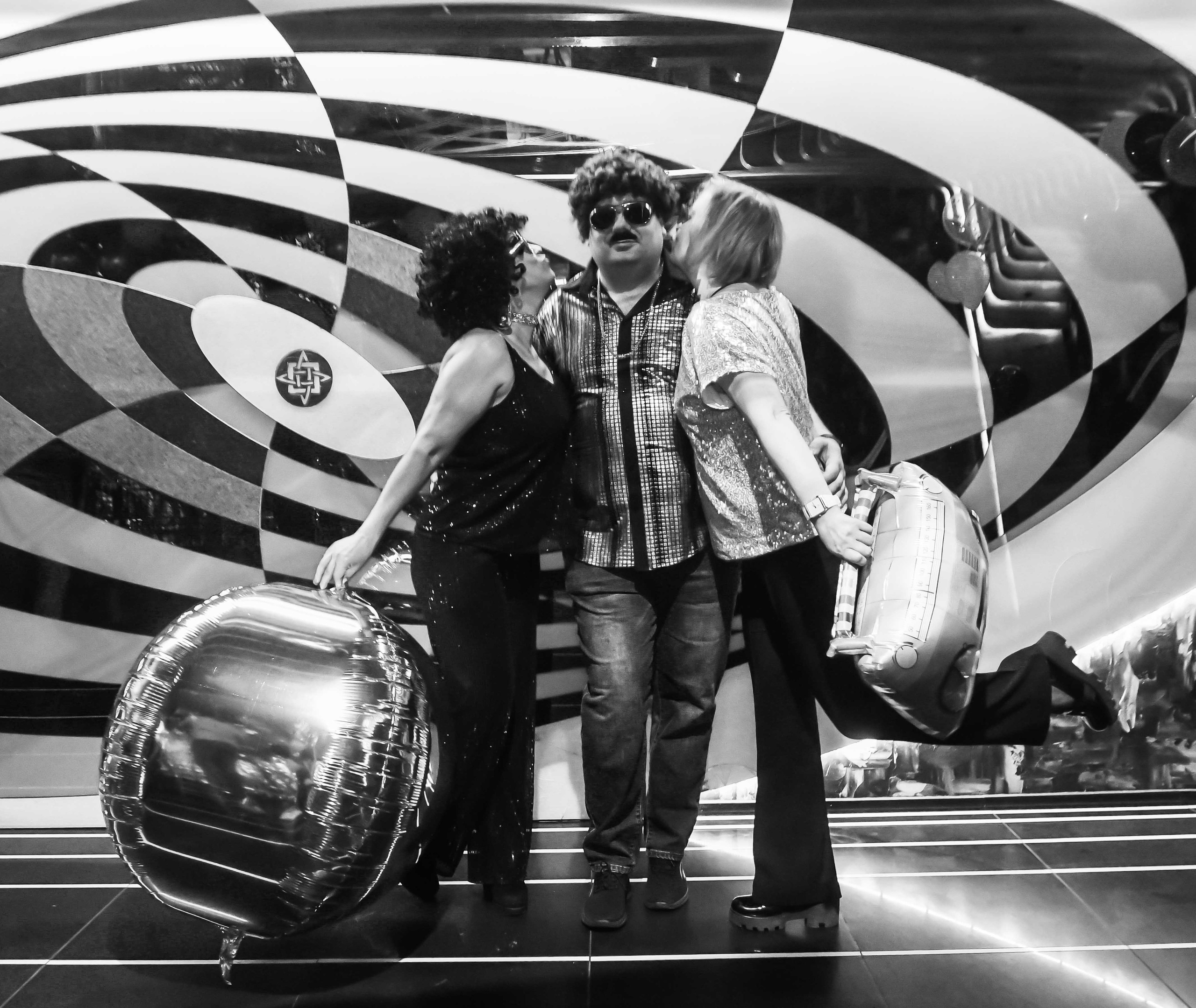 Свидетели дискотеки 80х. Репортажный и детский фотограф в Новосибирске