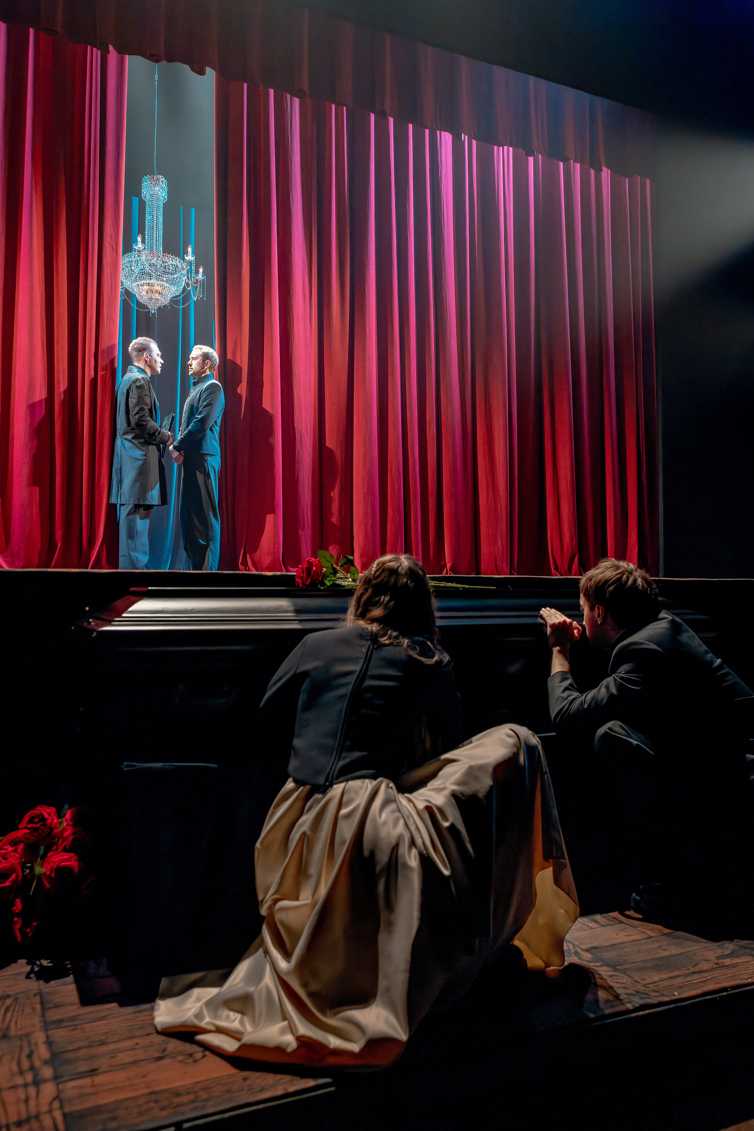 Гамлет, театр на Таганке, реж. Мурат Абукалтинов. Фотограф и режиссер Московко Екатерина