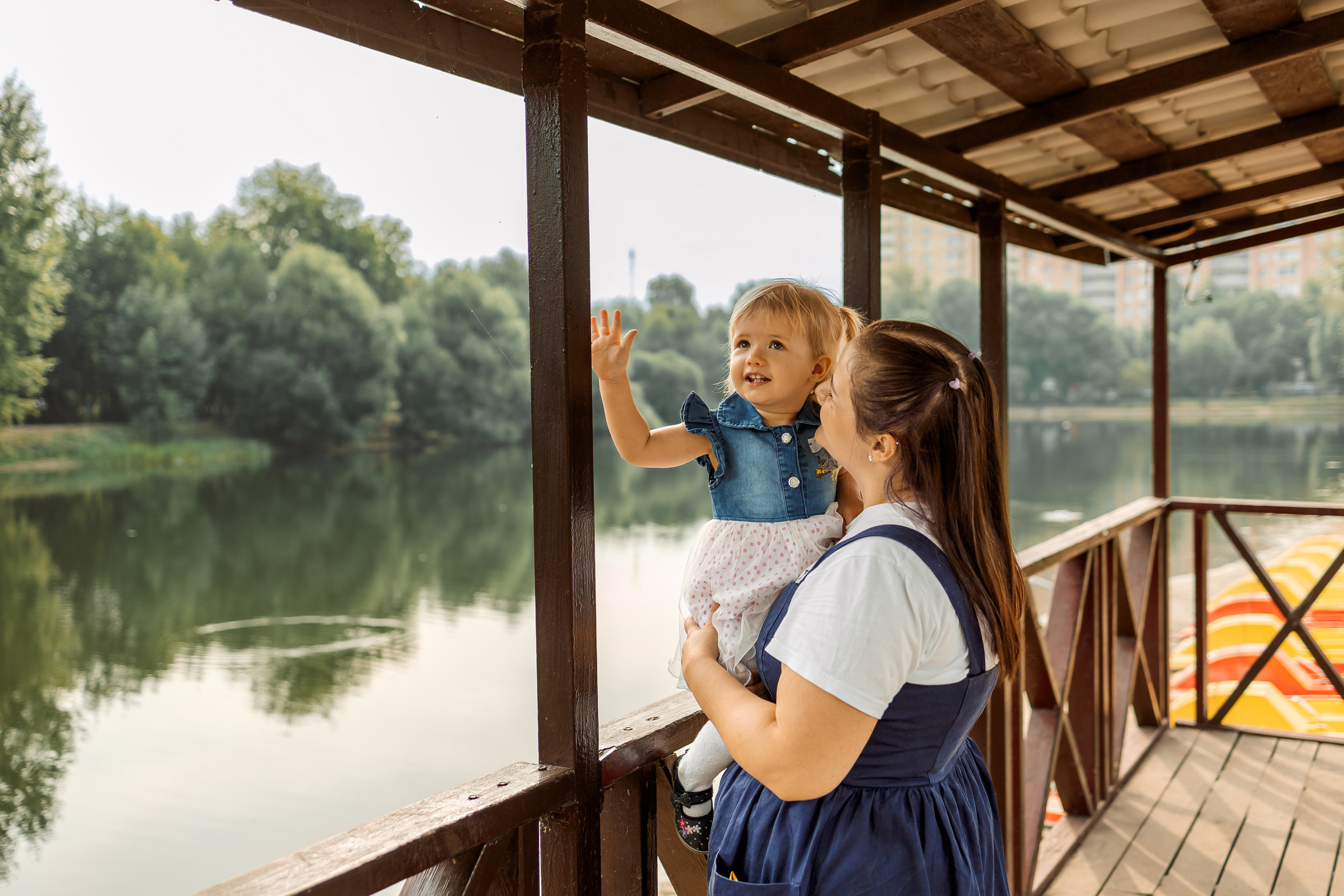 Мама и дочка прогулка в Наташинских прудах. Семейный Фотограф в Москве Евгения Симоненко