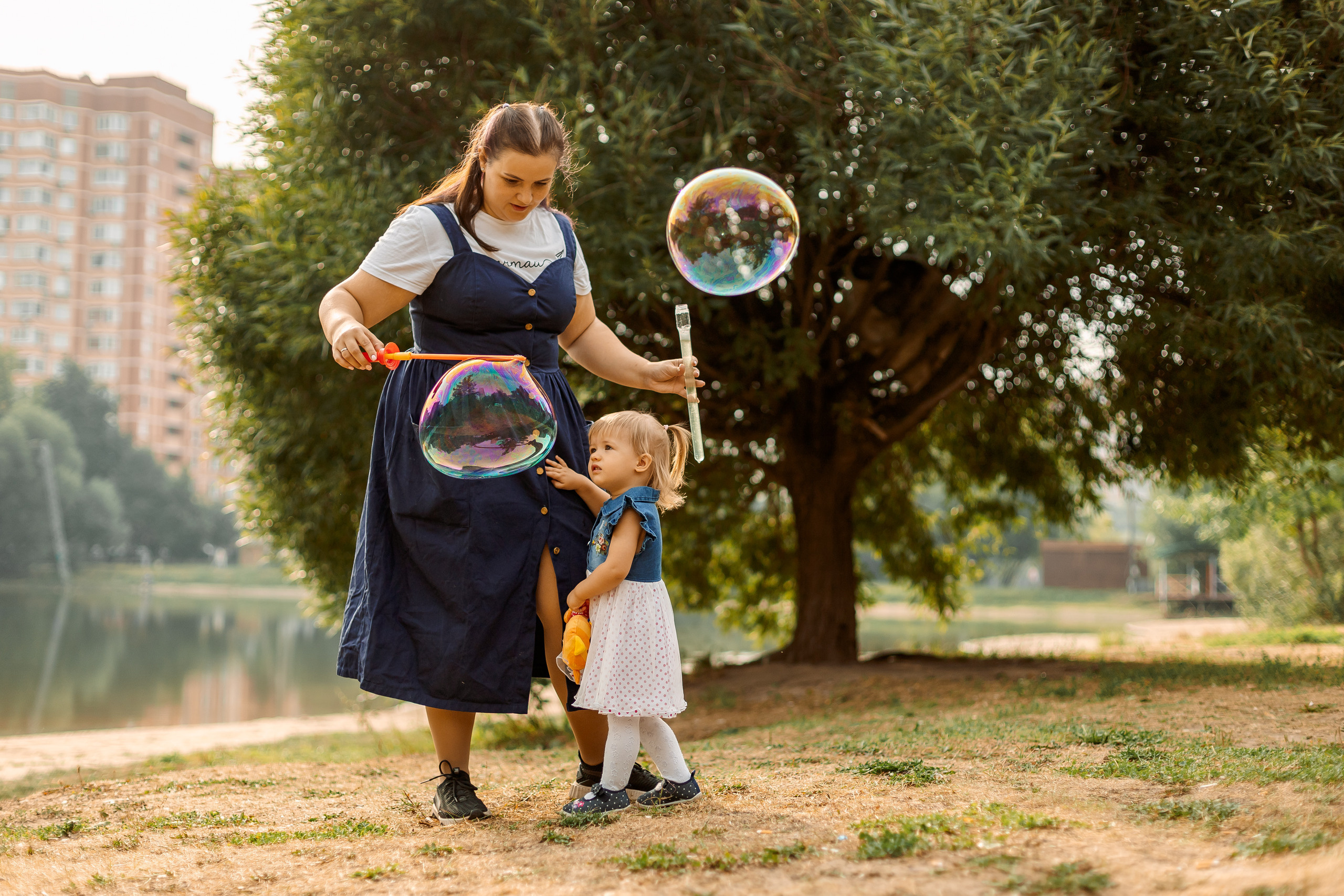 Мама и дочка прогулка в Наташинских прудах. Семейный Фотограф в Москве Евгения Симоненко