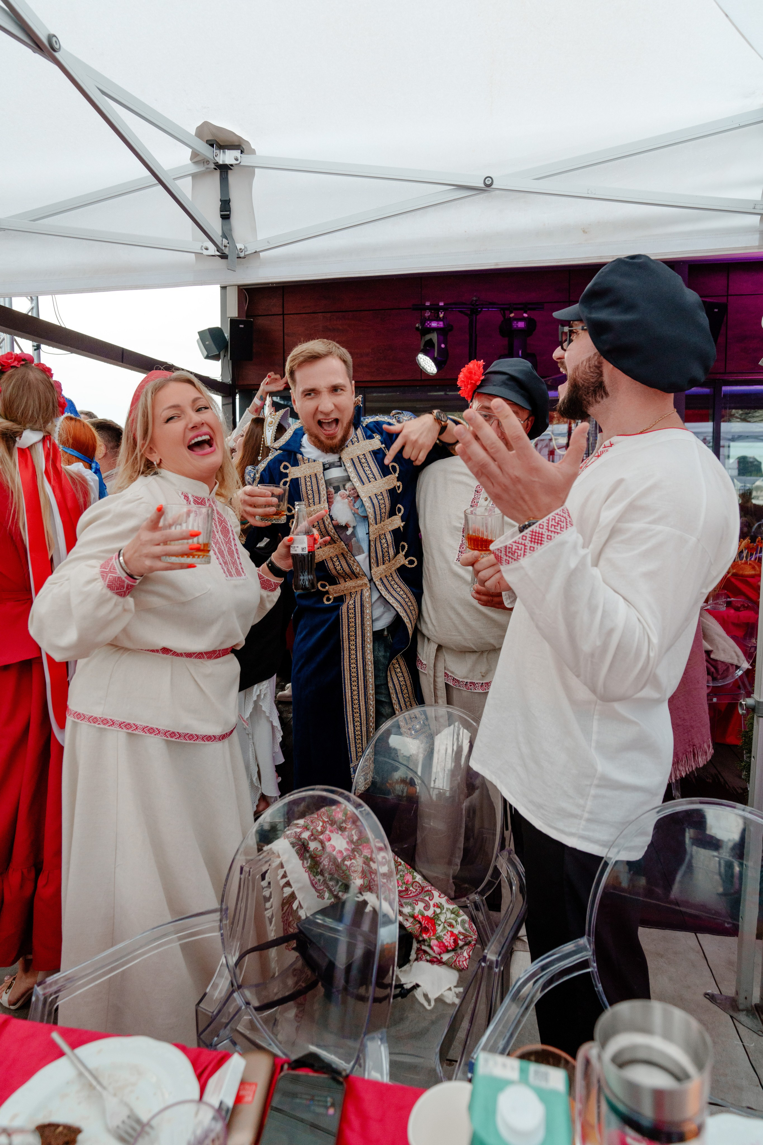 Репортажный фотограф на гендер пати в славянском стиле в Москве. Репортажный фотограф Москва Сергей Дружинин