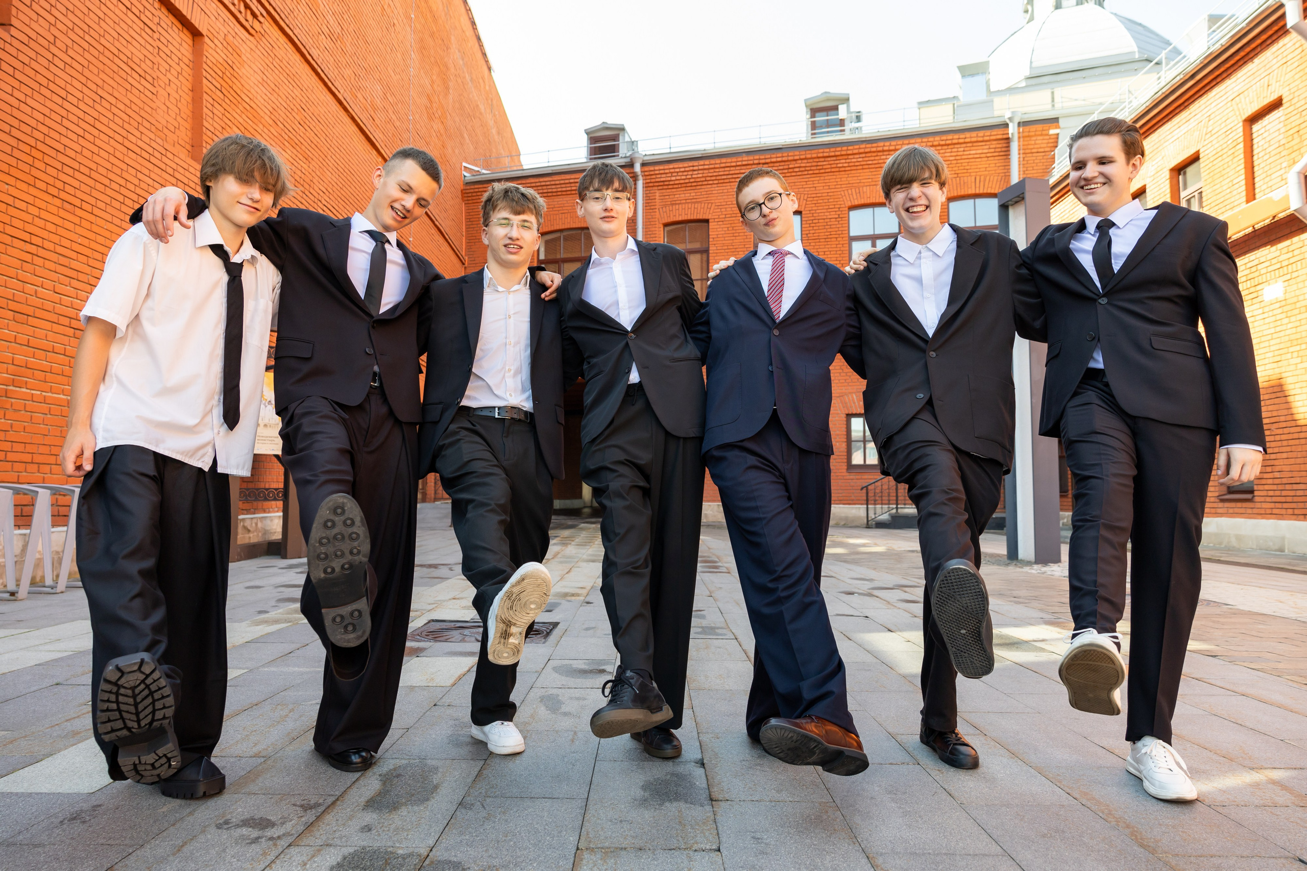 Школьная прогулка. Свадебная фотосъёмка в Москве, Туле